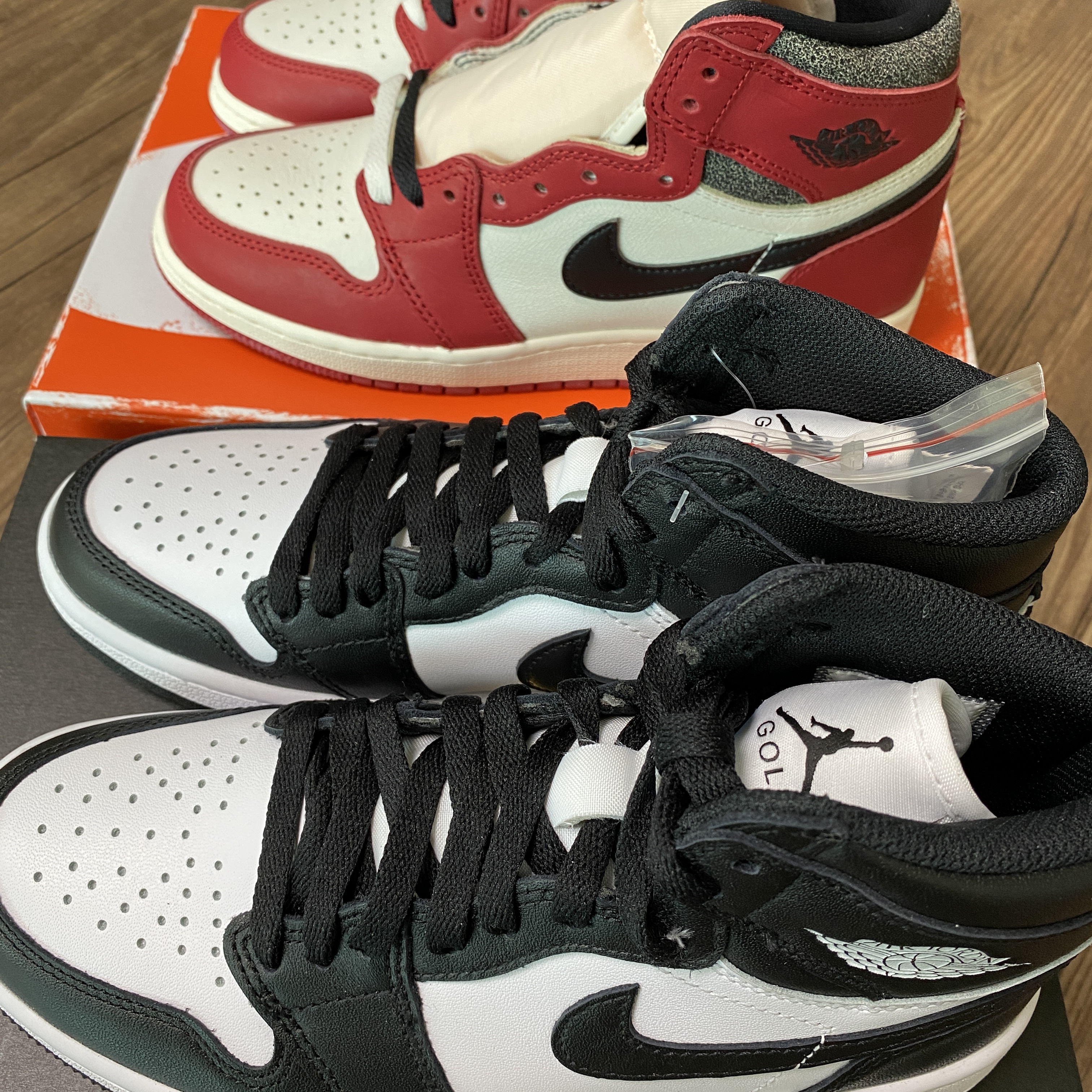 (GS) Jordan 1 Retro High OG Chicago 2022, Jordan 1 High Golf White Black 착용 스타일 - 1