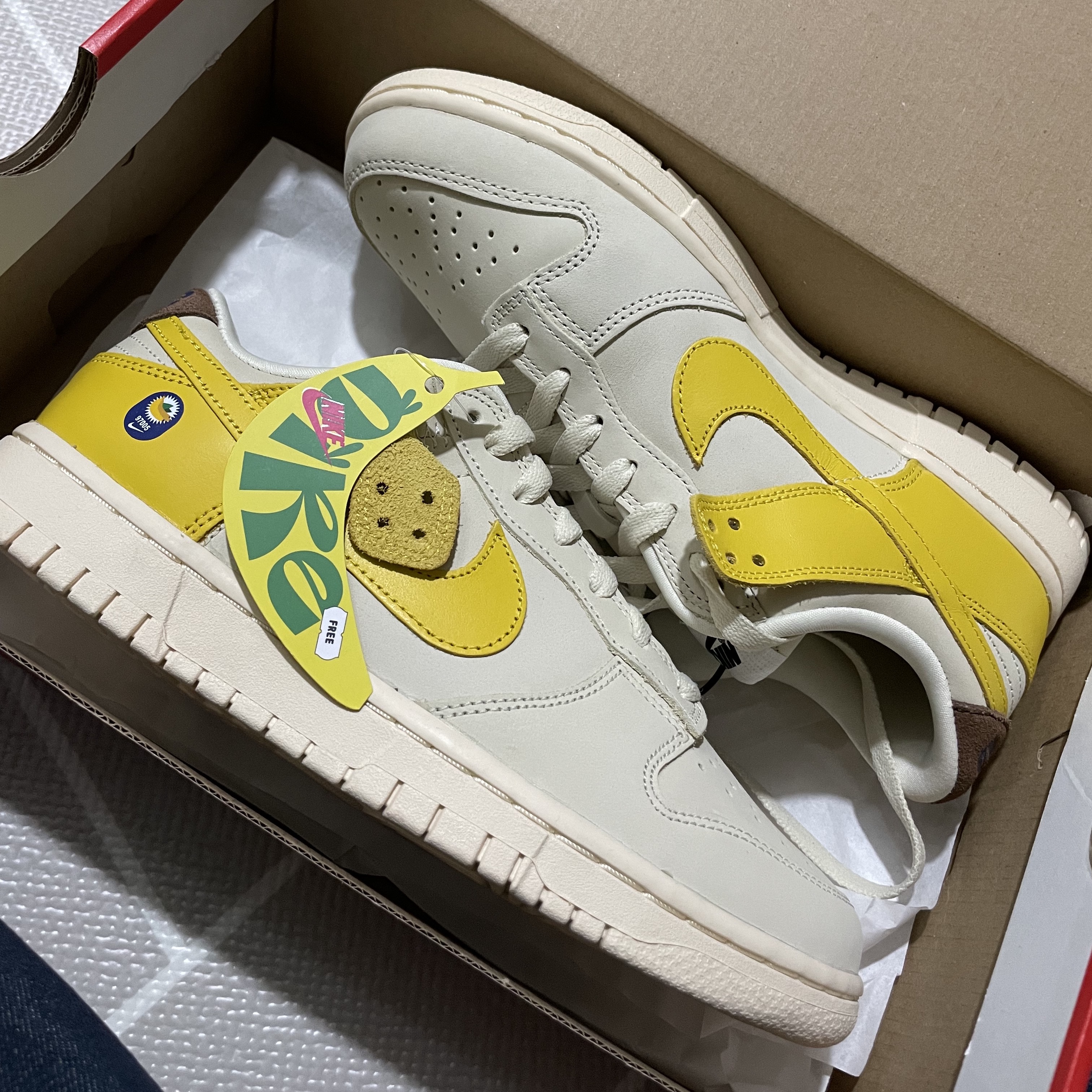 (W) Nike Dunk Low LX Banana 착용 스타일
