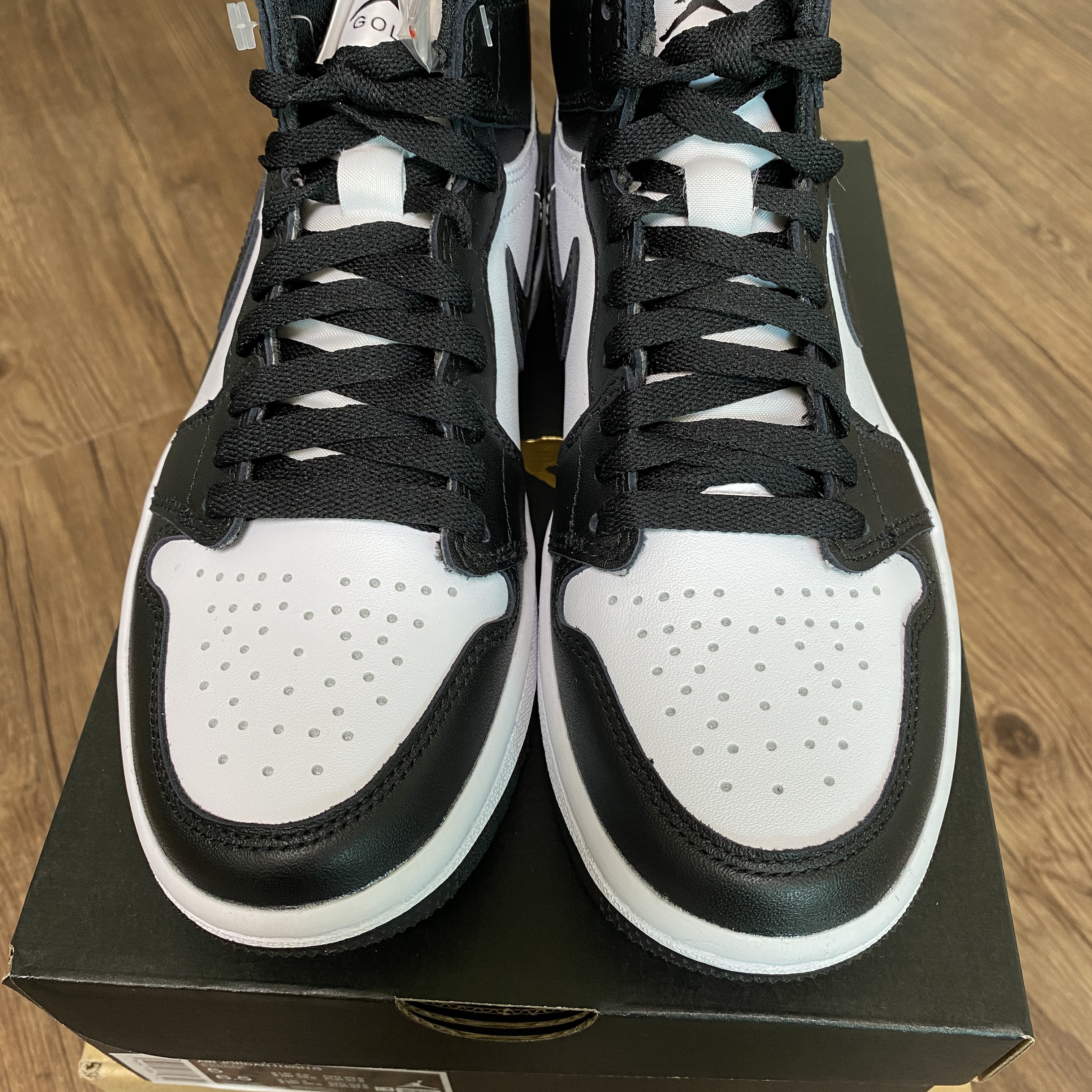 (GS) Jordan 1 Retro High OG Chicago 2022, Jordan 1 High Golf White Black 착용 스타일 - 3