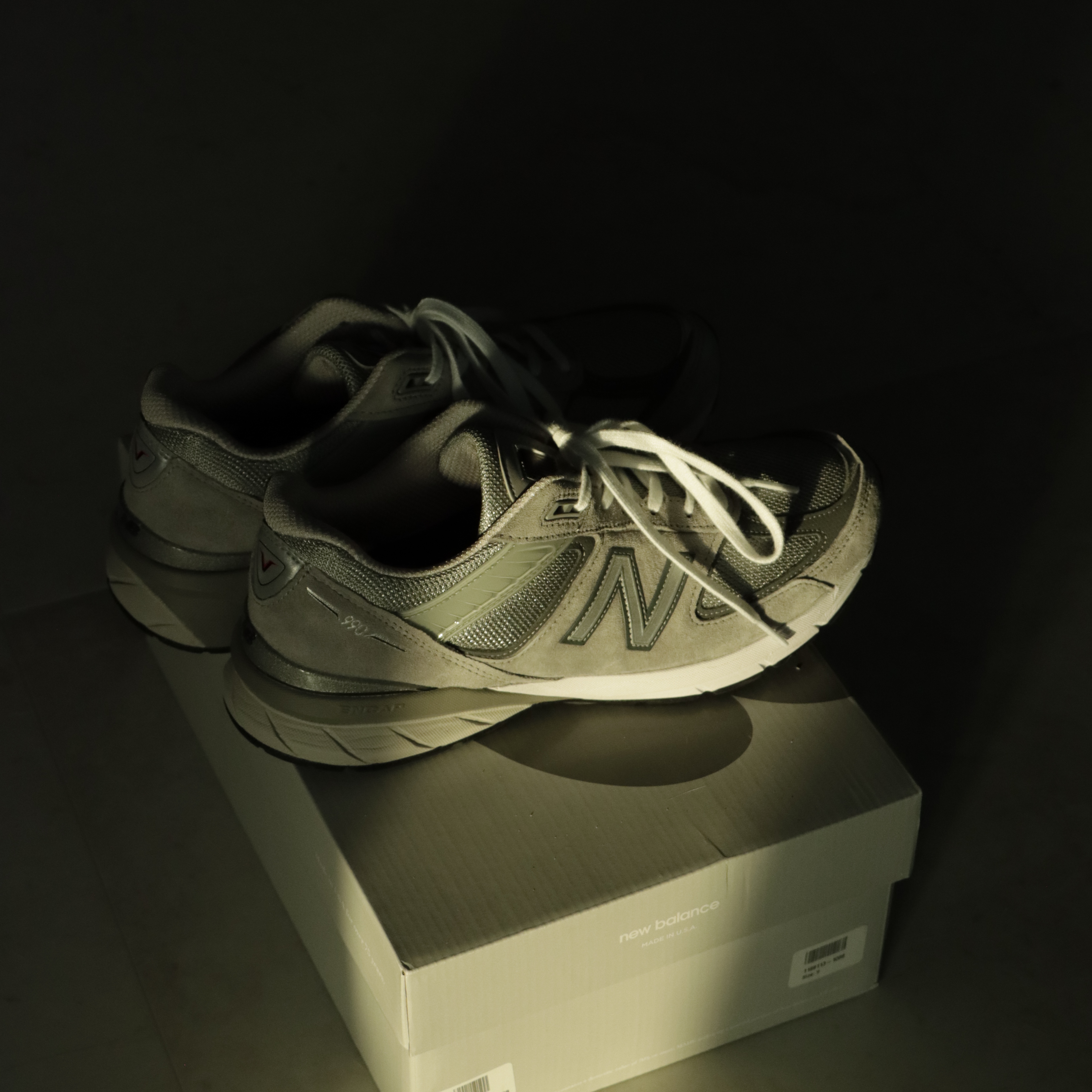 New Balance 990v5 Made in USA Grey - D Standard 착용 스타일 - 1