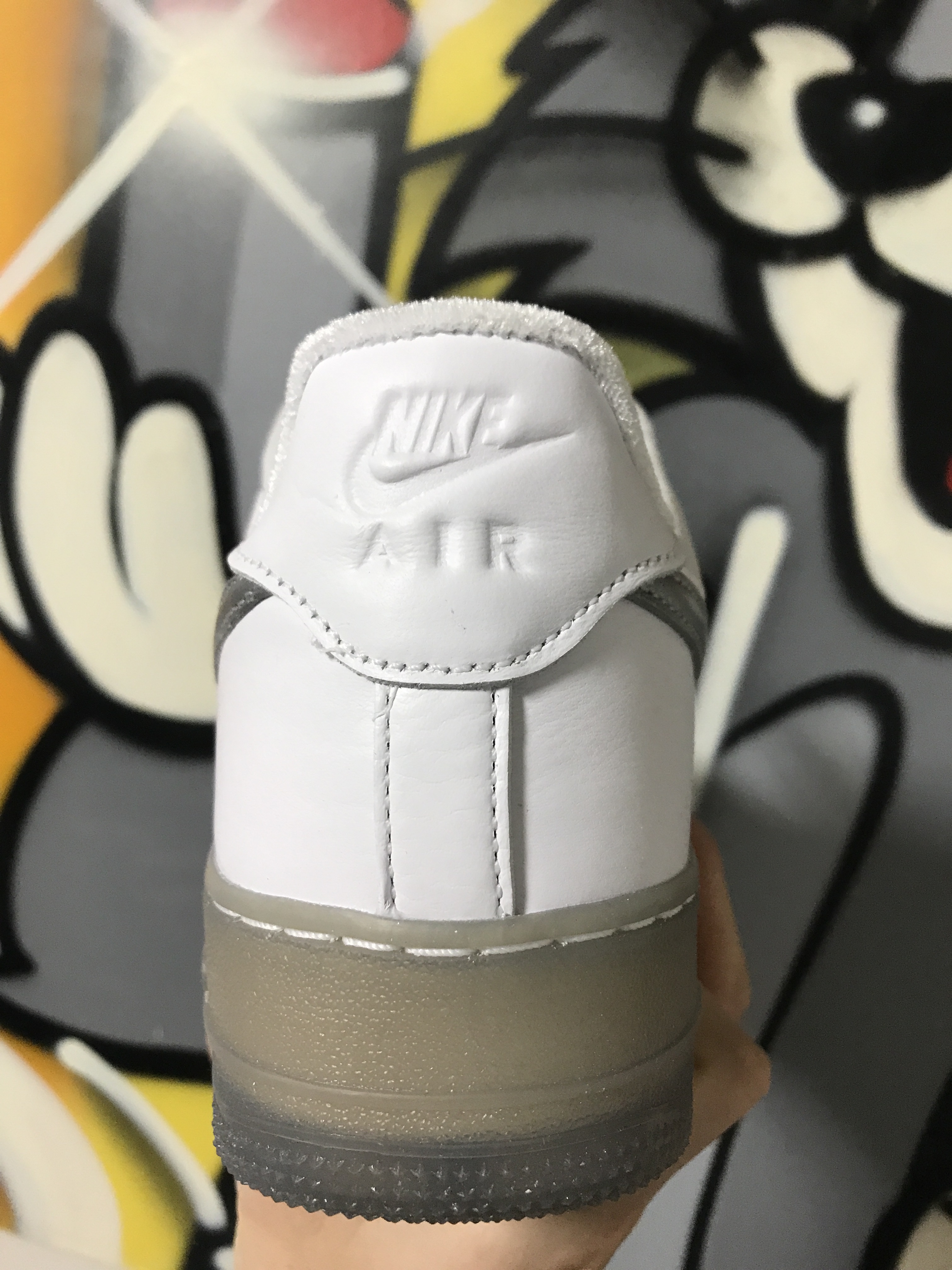 Nike Air Force 1 '07 PRM Metallic Silver 착용 스타일 - 2