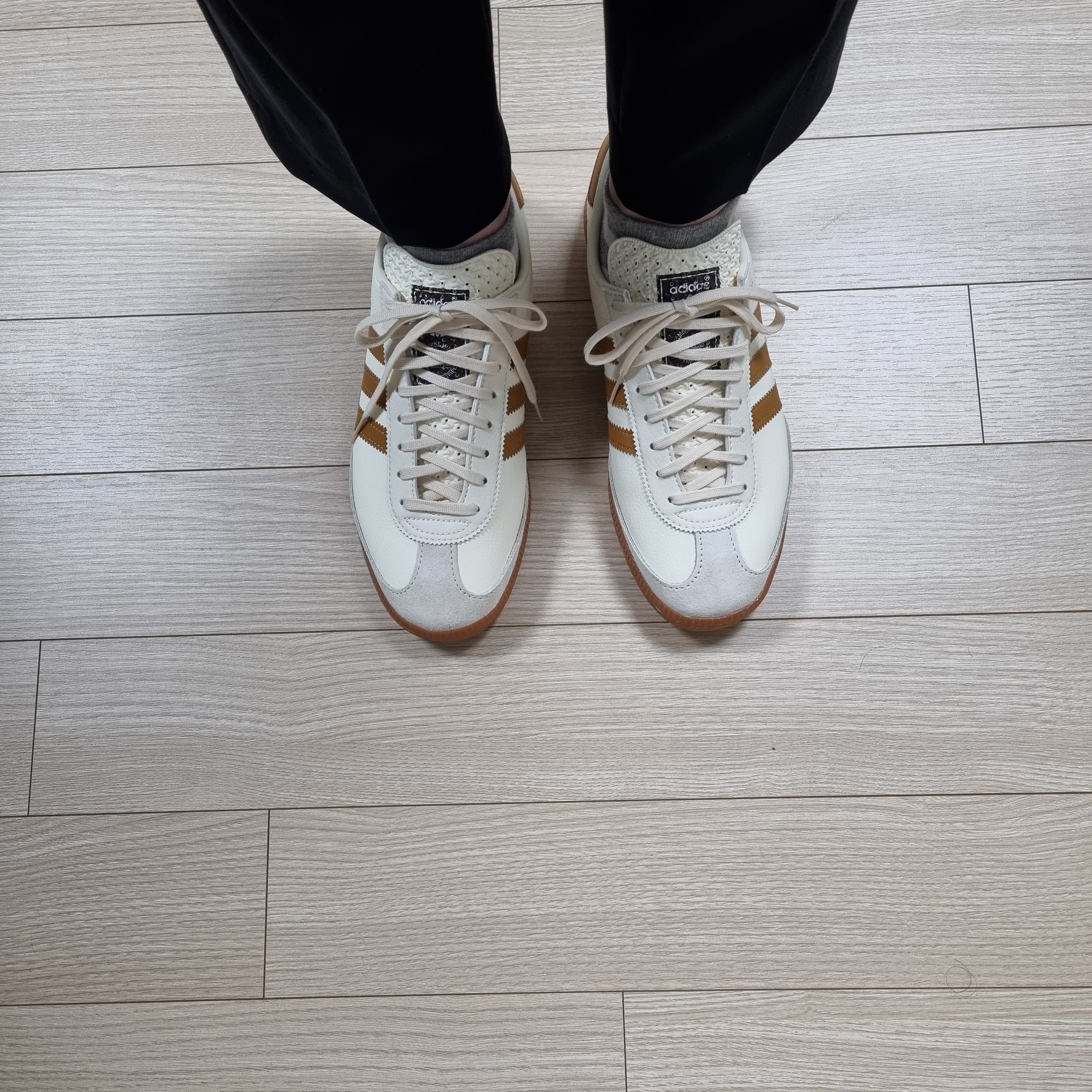 Adidas City Series Triest Cream White 착용 스타일 - 1