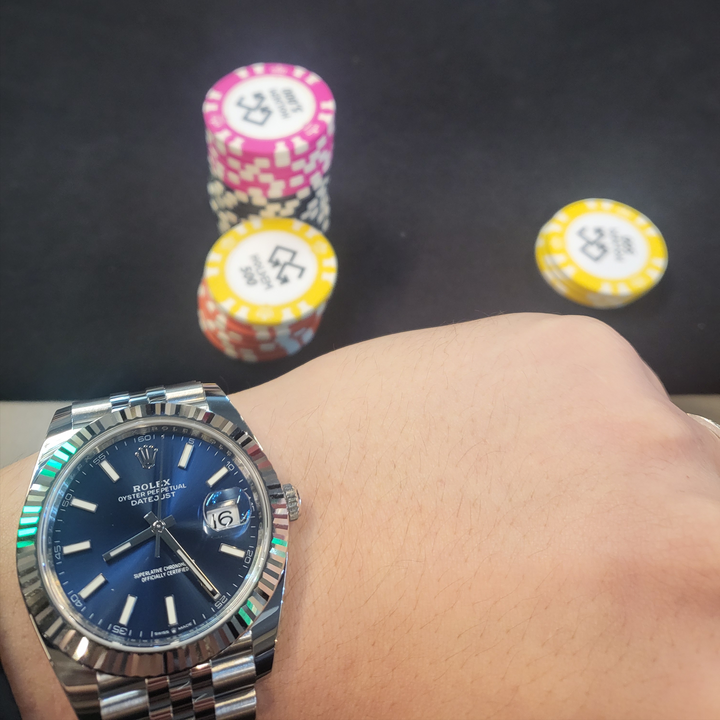 Rolex Datejust 41mm 126334 Bright Blue Jubilee 착용 스타일
