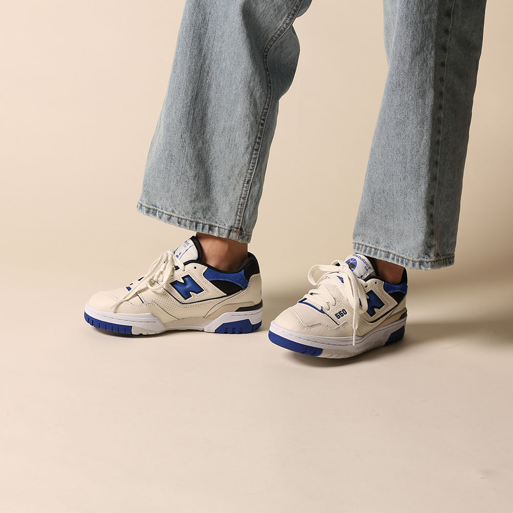 New Balance 550 Sea Salt Team Royal - D Standard 착용 스타일