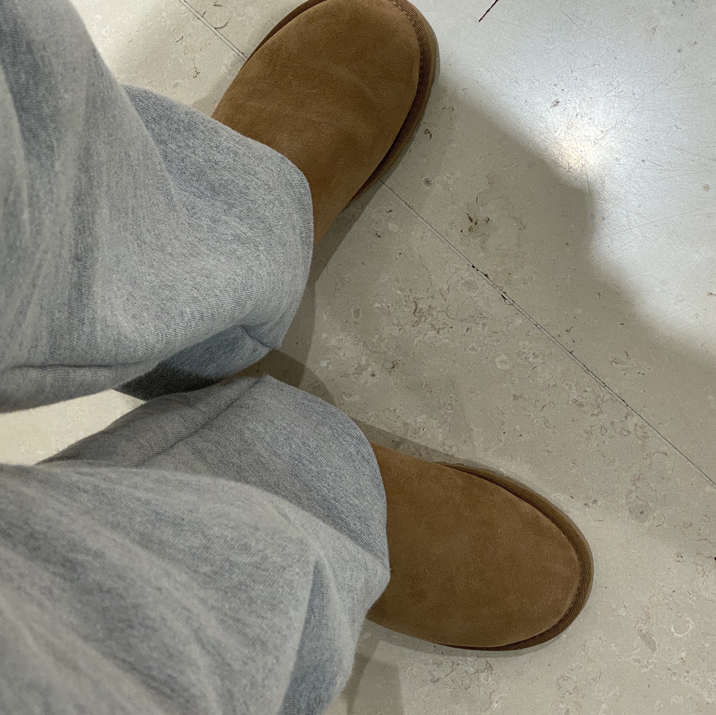 (W) UGG Classic Ultra Mini Boots Chestnut 착용 스타일