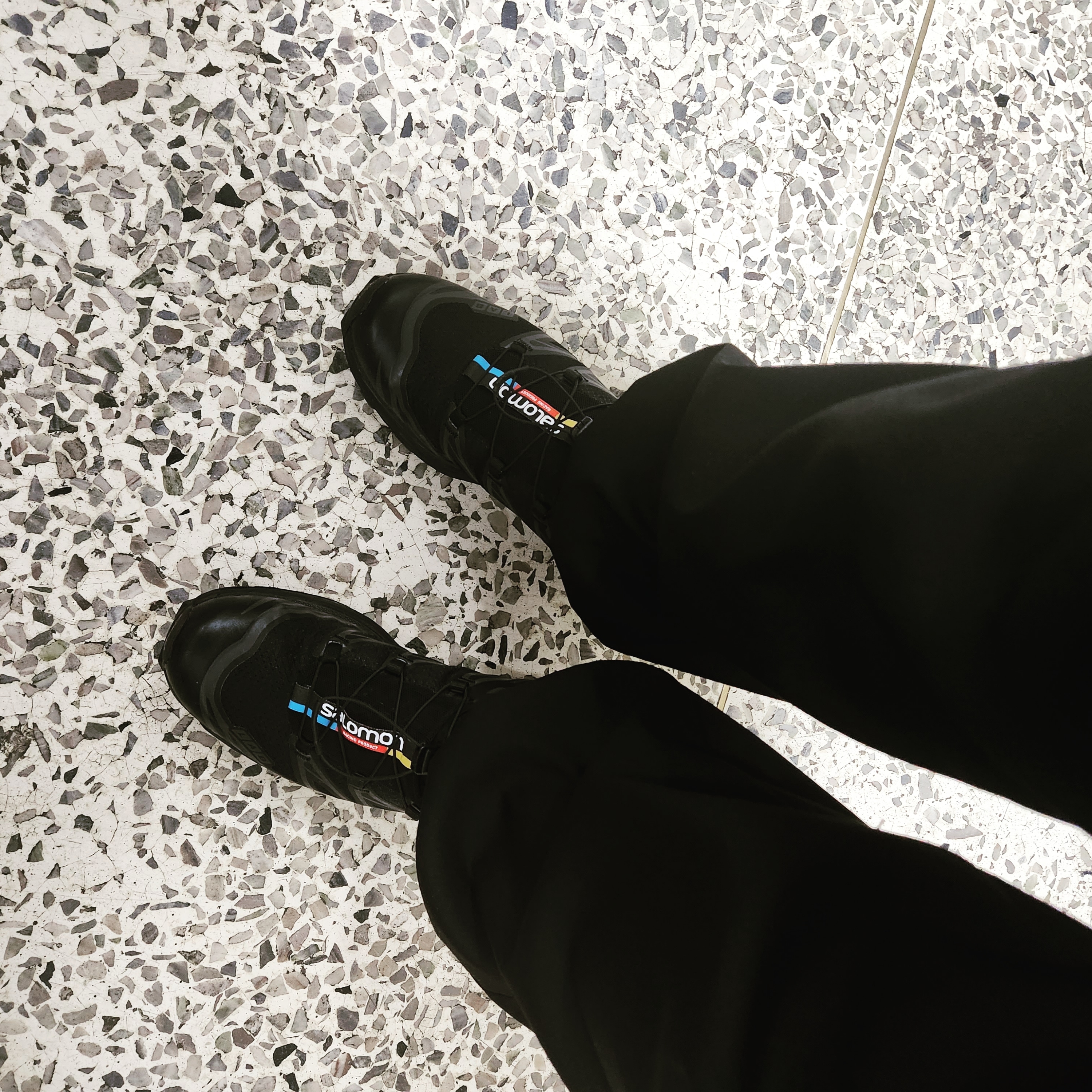 Salomon XT-6 ADV Black 착용 스타일