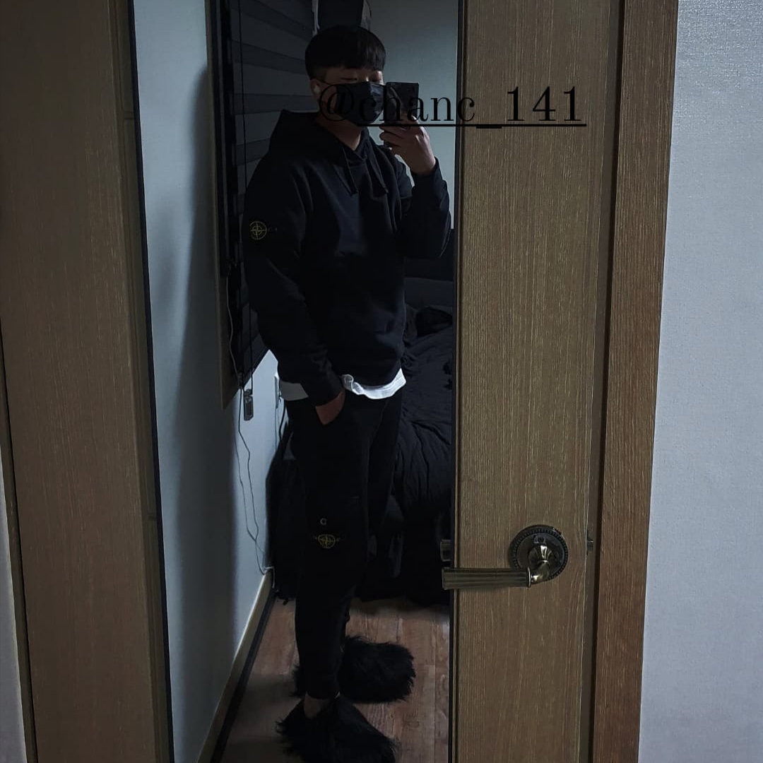 Stone Island 64120 Cotton Fleece Hooded Sweatshirt Black - 22FW 착용 스타일