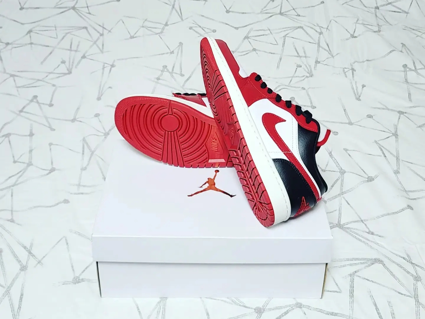 (W) Jordan 1 Low White Gym Red 착용 스타일 - 4
