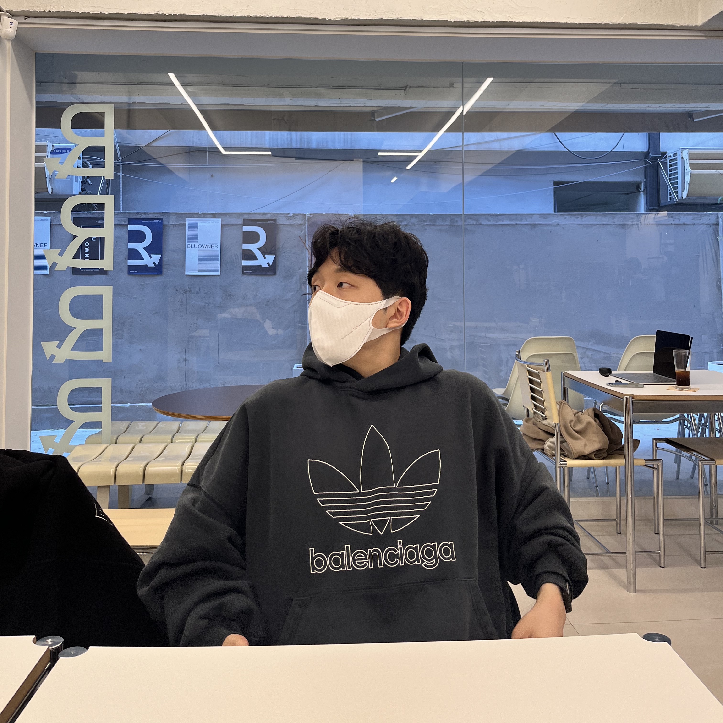 Balenciaga x Adidas Heavyweight Fleece Oversized Hoodie Green 착용 스타일
