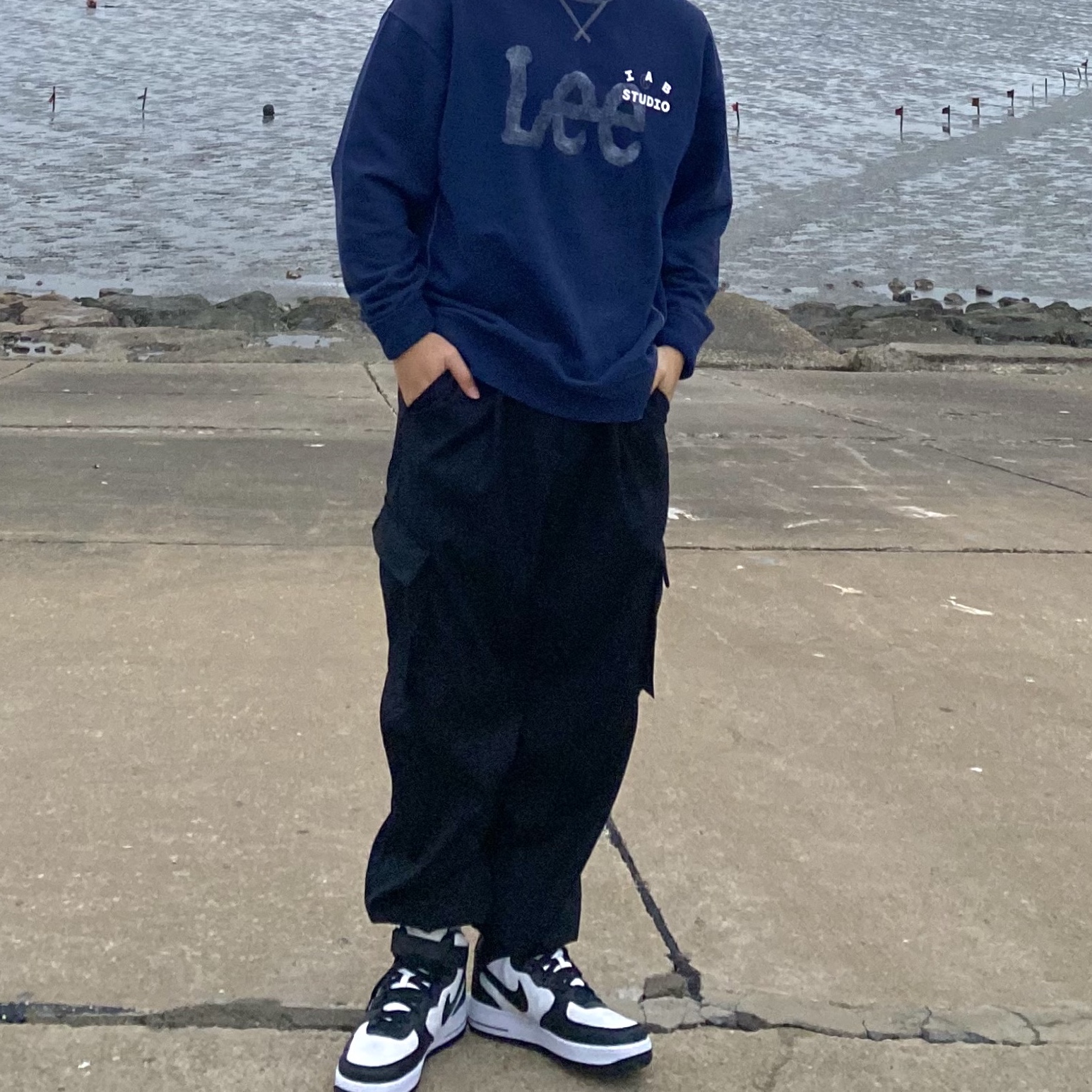 Nike x Stussy Air Force 1 '07 Mid SP Black and Light Bone, IAB Studio x Lee Pigment Sweatshirt Indigo Navy 착용 스타일