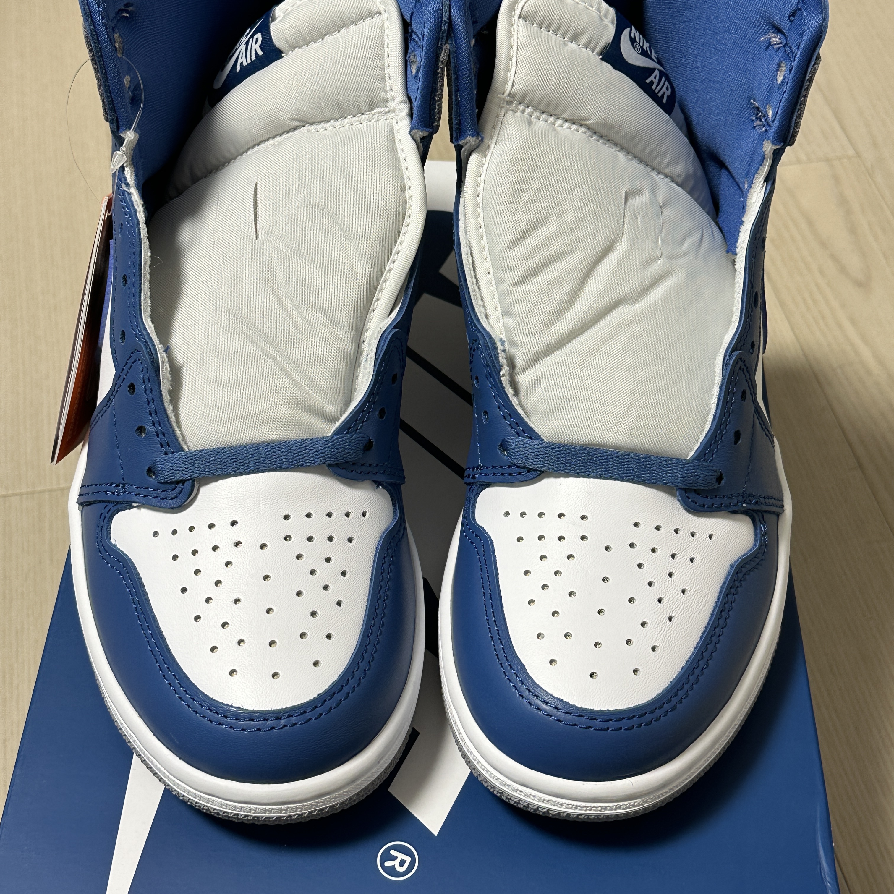 Jordan 1 Retro High OG True Blue 착용 스타일 - 2