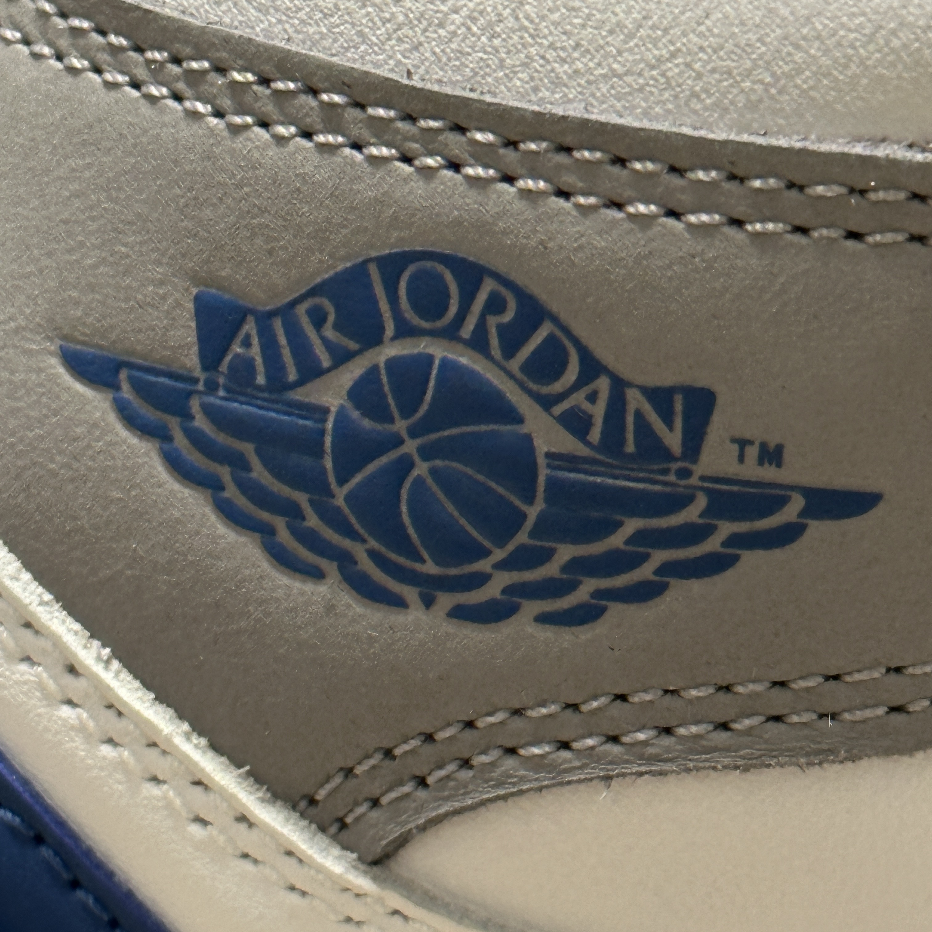 Jordan 1 Retro High OG True Blue 착용 스타일 - 4