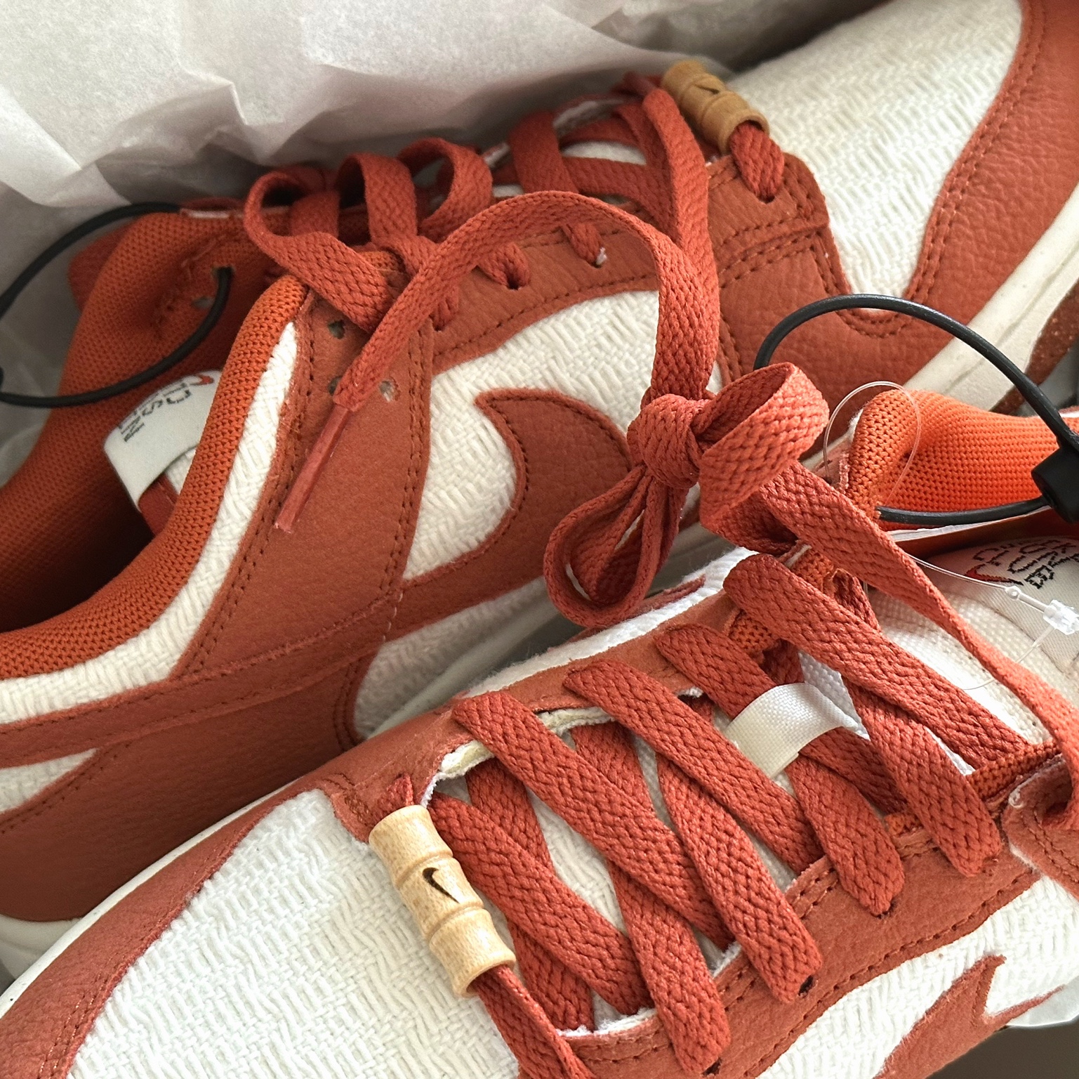 (W) Nike Dunk Low SE Sun Club Burnt Sunrise 착용 스타일