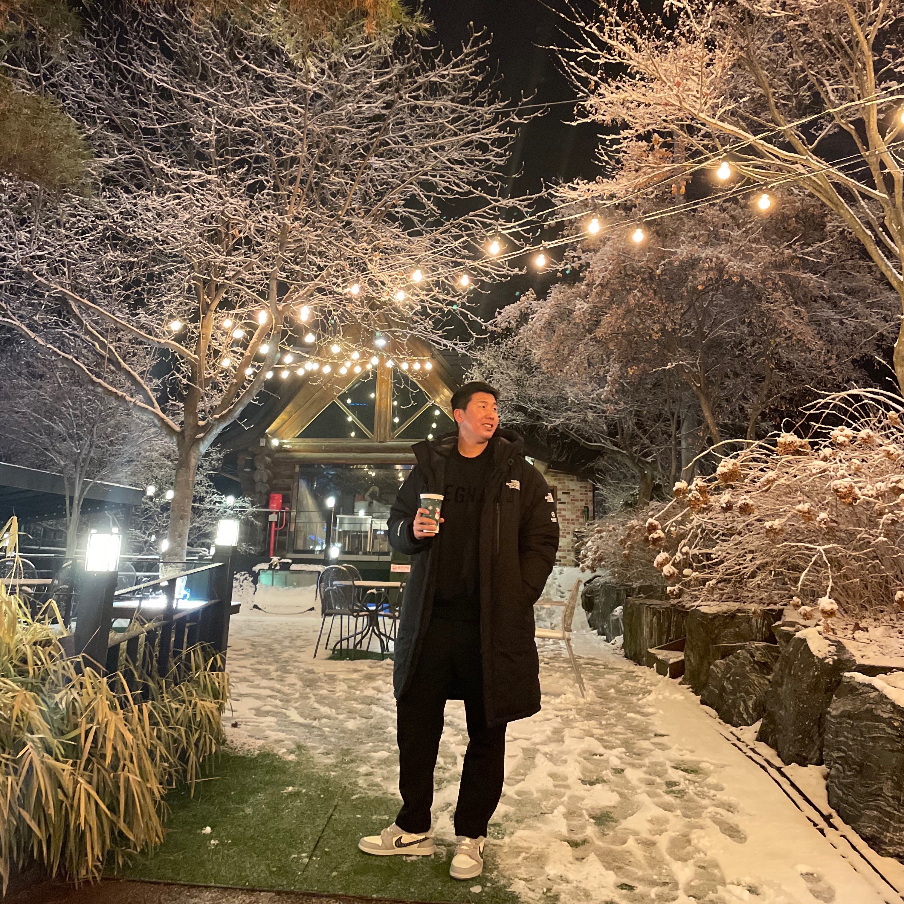 The North Face Himalayan Coat Black, Fear of God x Ermenegildo Zegna Cotton Long Sleeve T-Shirt Black 착용 스타일 - 2