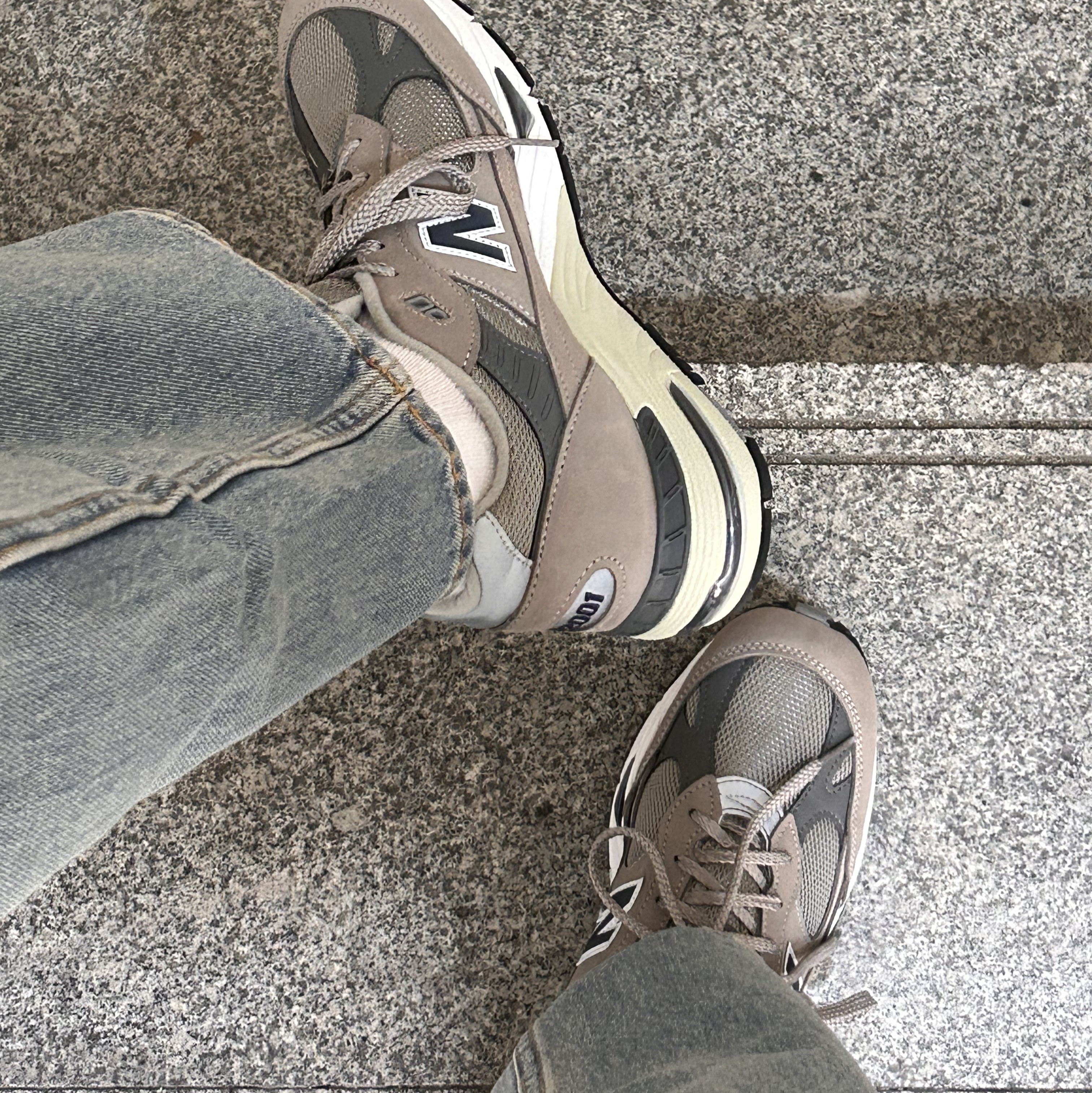 New Balance 991 Made in UK 20th Anniversary Grey 착용 스타일