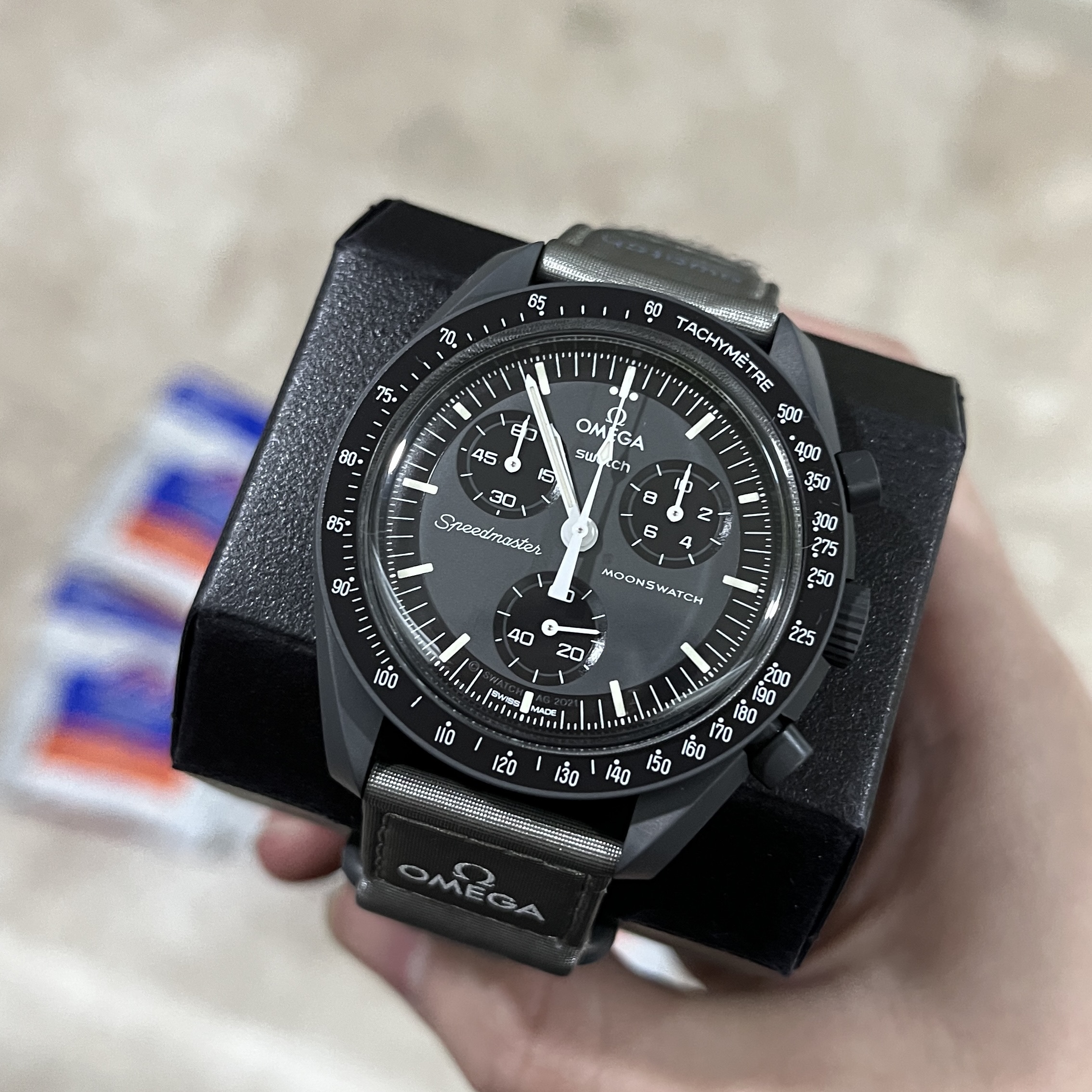 Swatch x Omega Bioceramic MoonSwatch Mission To Mercury 착용 스타일