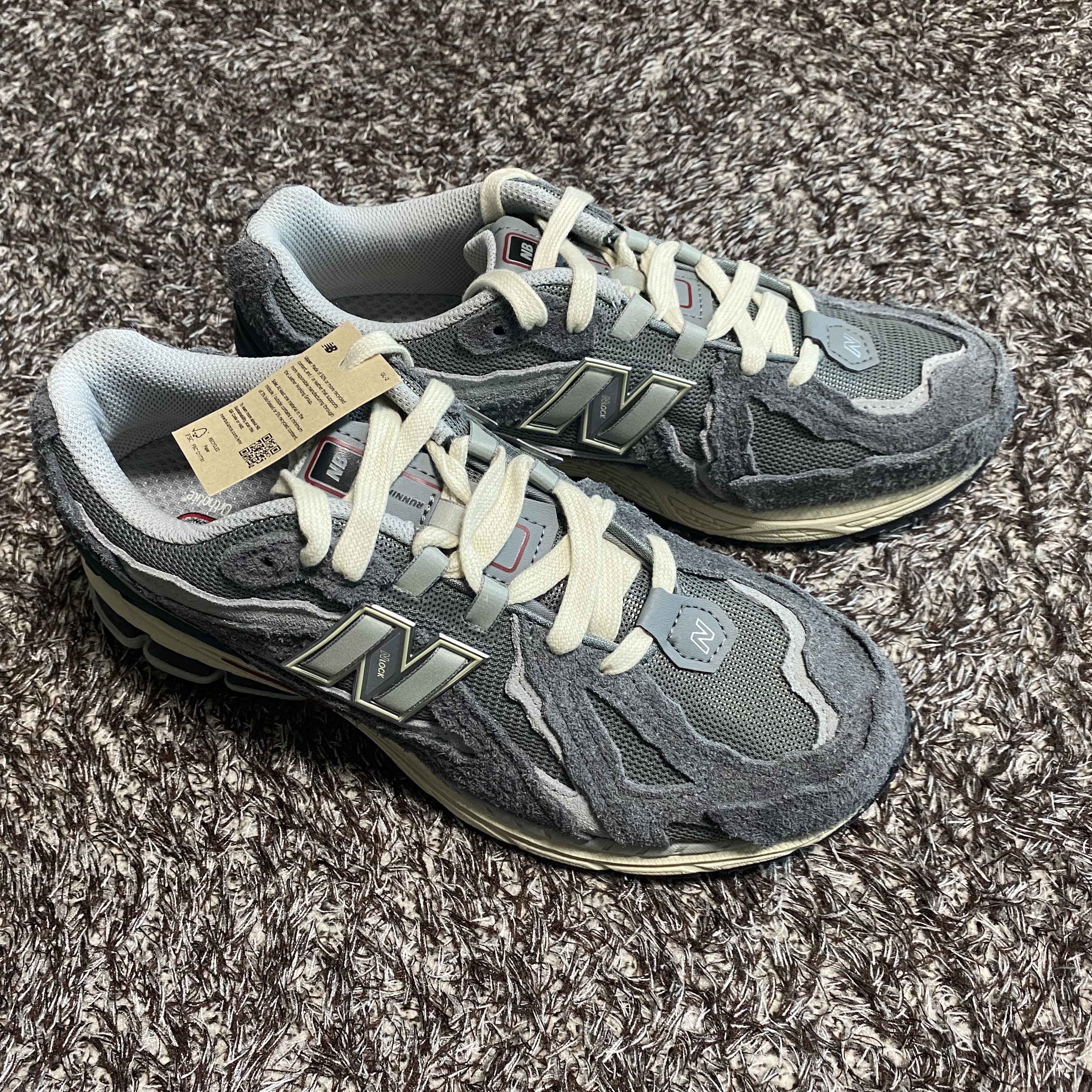 New Balance 1906D Protection Pack Castlerock 착용 스타일 - 5