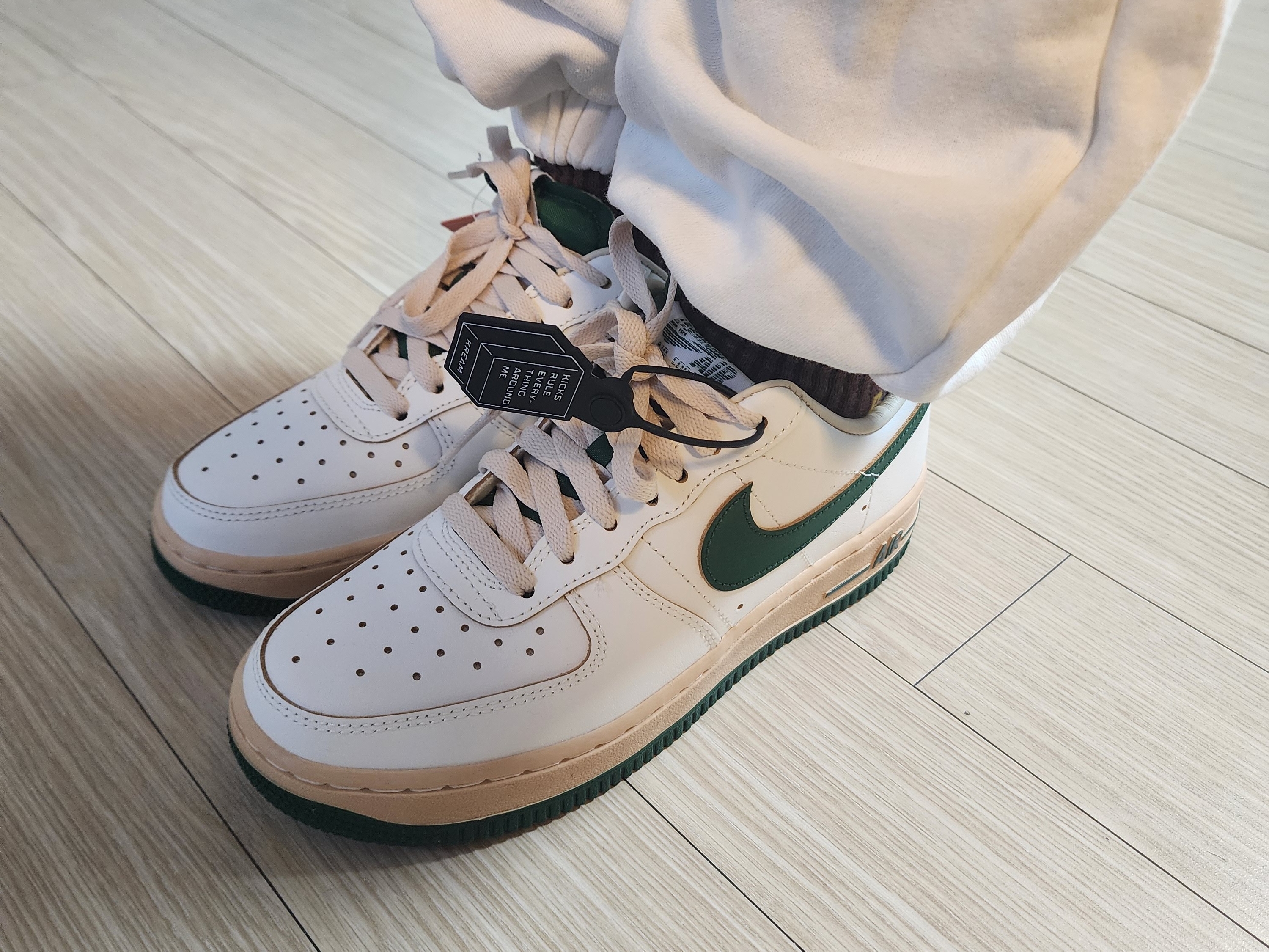 (W) Nike Air Force 1 Low Gorge Green 착용 스타일