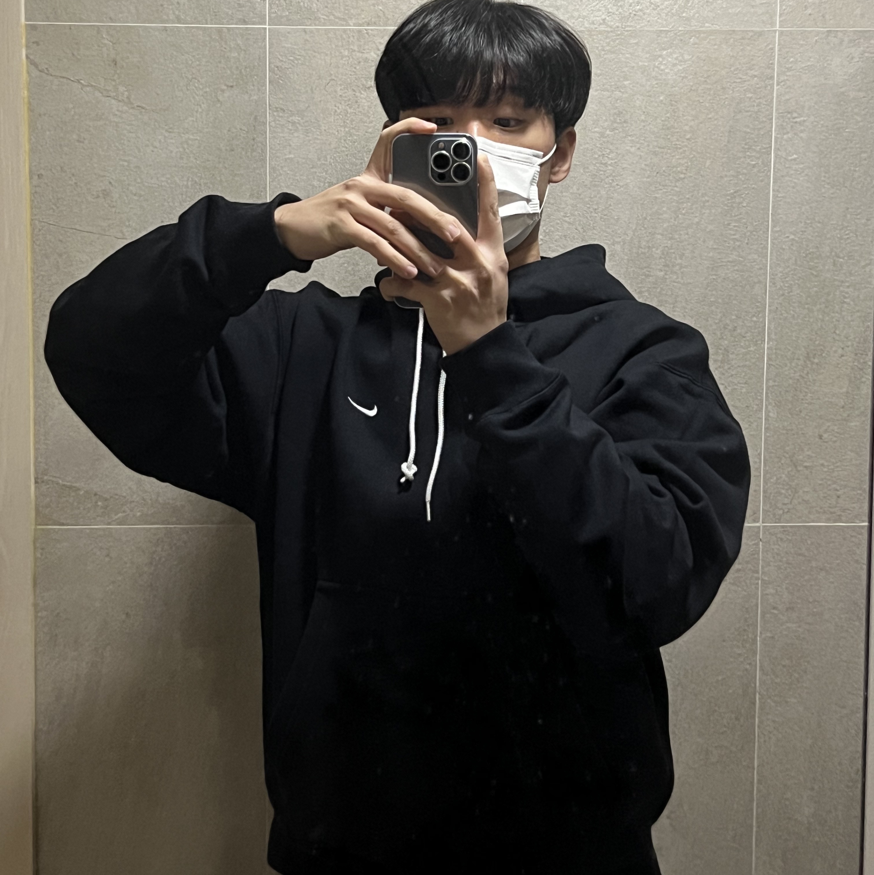 Nike NRG Solo Swoosh Fleece Hoodie Black White - Asia, Nike Air Force 1 '07 Low Triple Black 착용 스타일 - 4