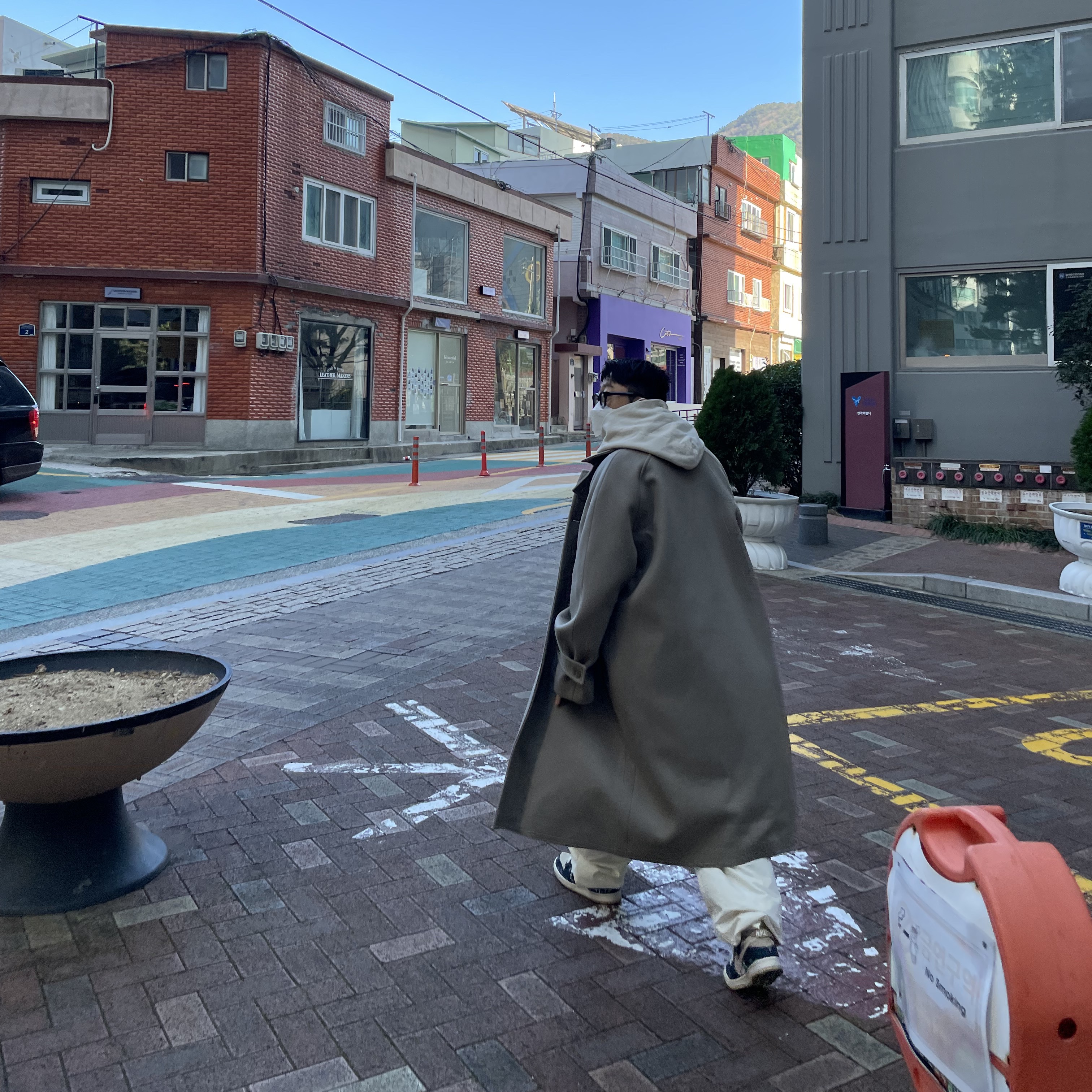 Undermycar Majanne Multi Button Oversized Wool Coat Kelp - 22FW, Nike x Travis Scott SB Dunk Low 착용 스타일 - 1