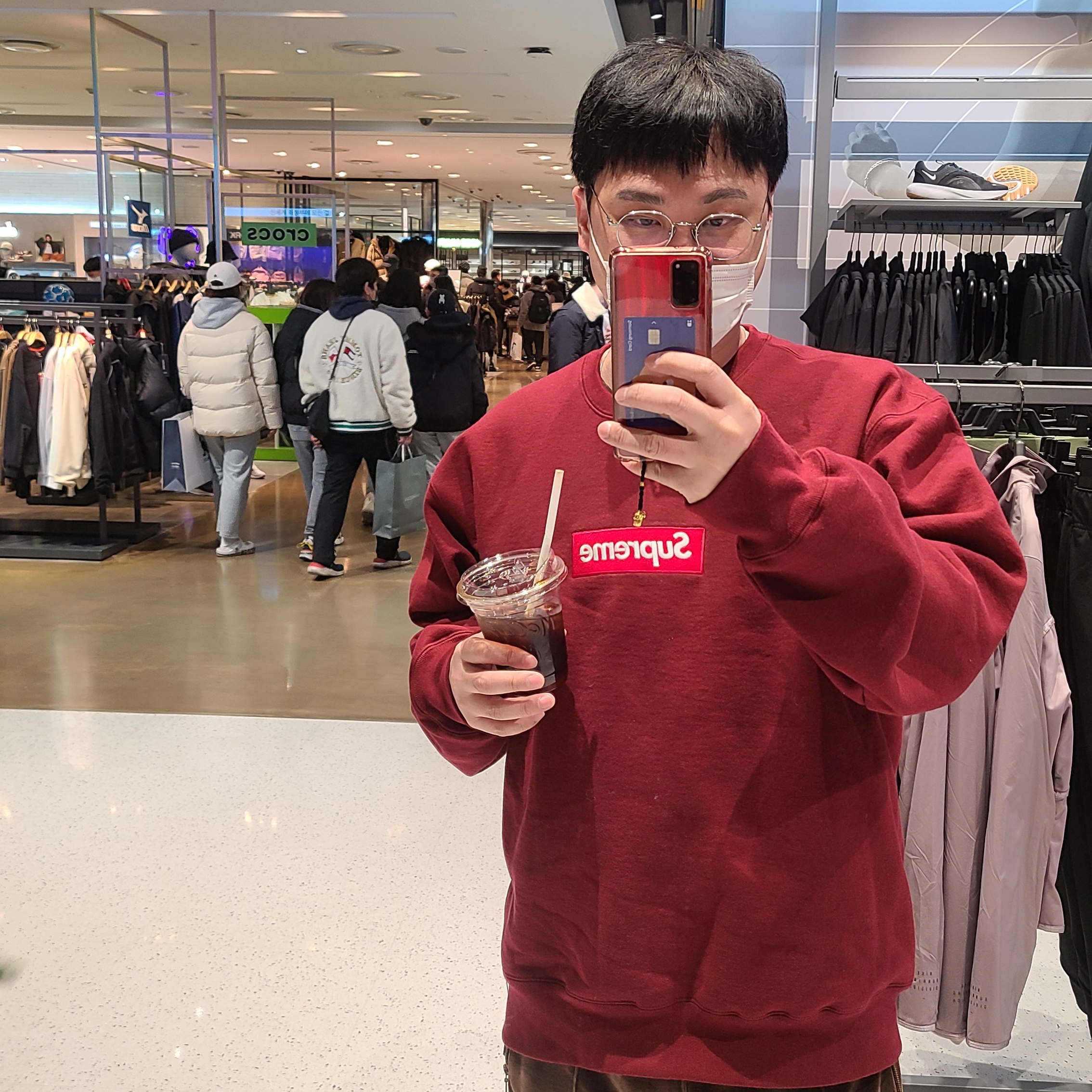 Supreme Box Logo Crewneck Cardinal - 22FW 착용 스타일