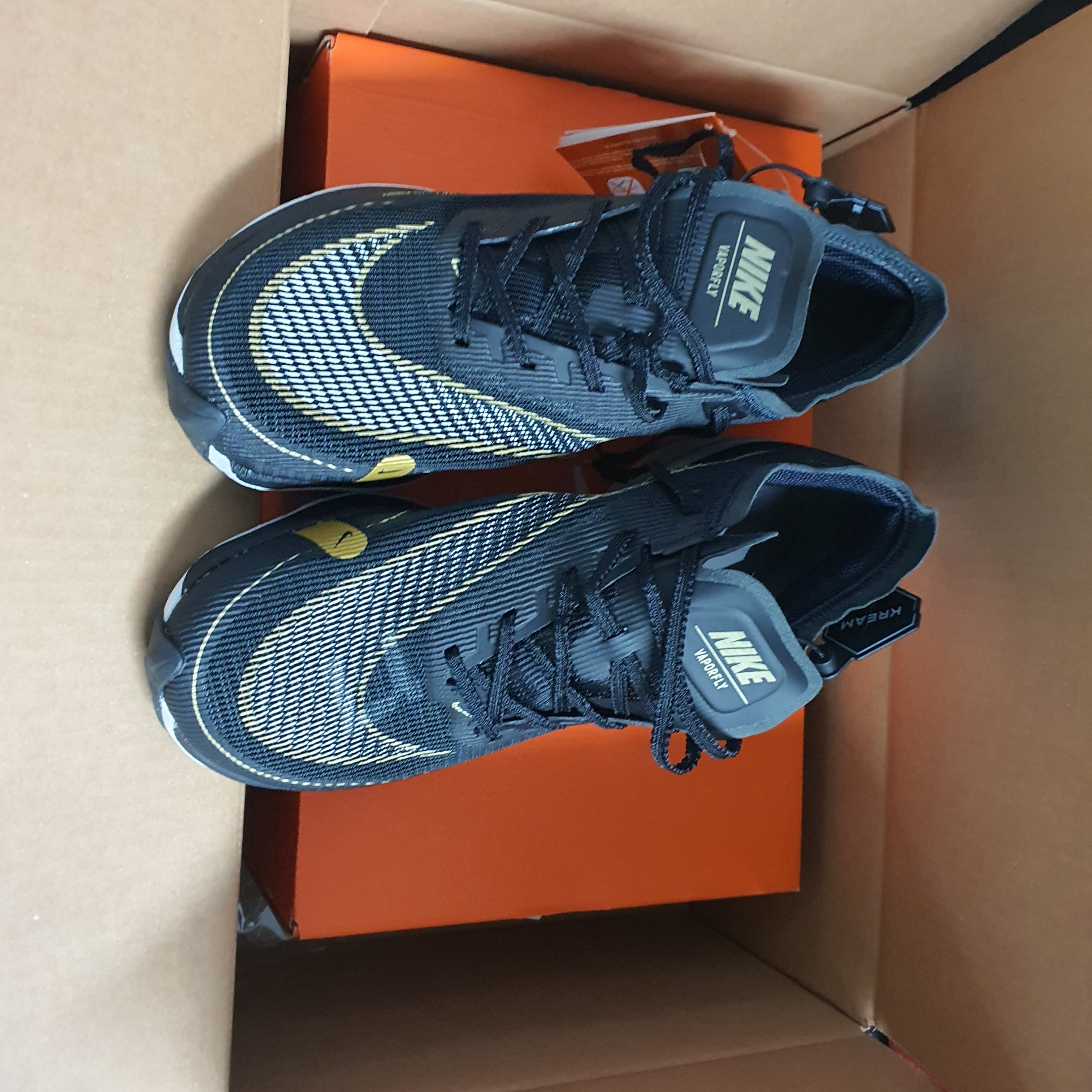 Nike ZoomX Vaporfly Next% 2 Black Gold 착용 스타일 - 2
