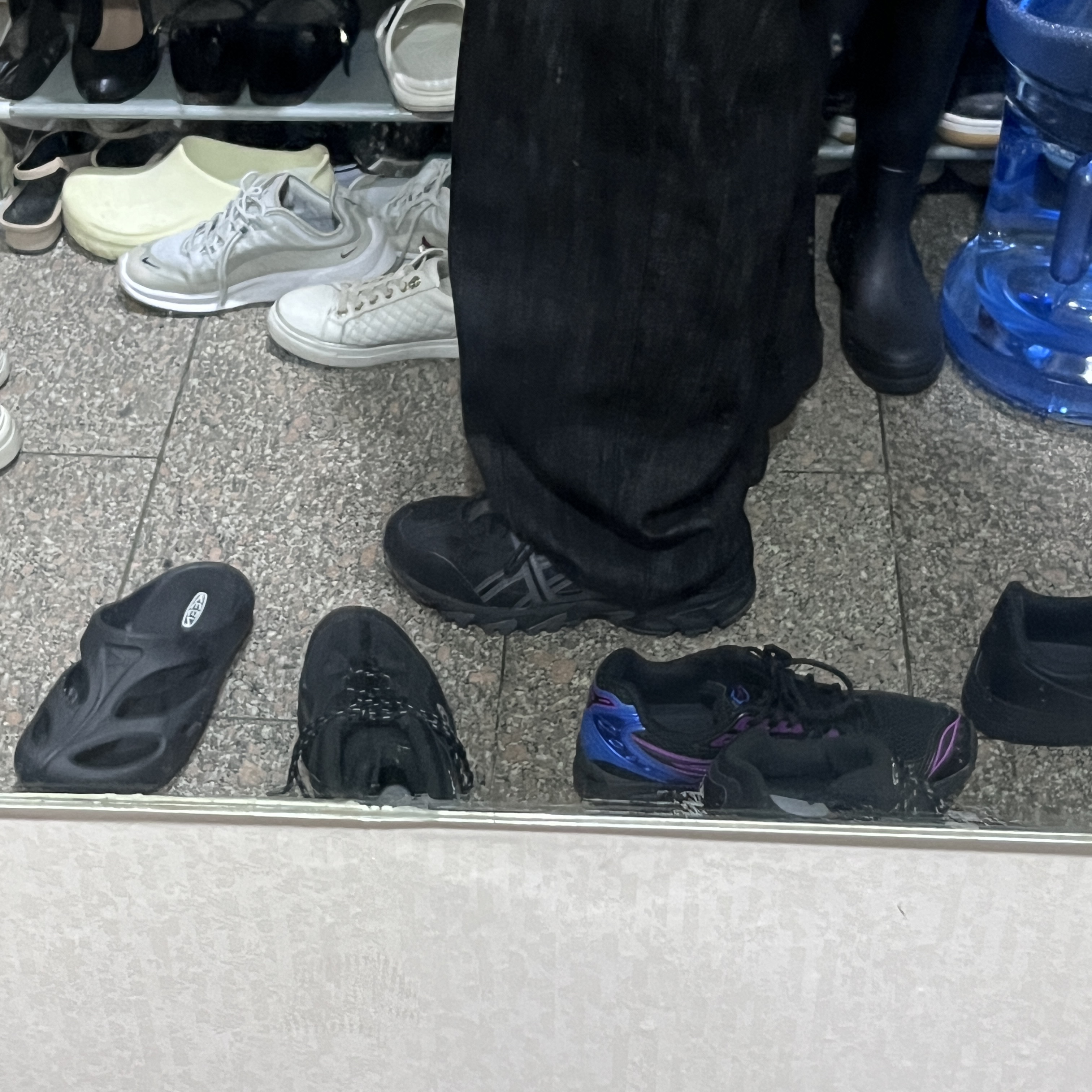 Asics Gel-Sonoma 15-50 Black Obsidian Grey 착용 스타일 - 2
