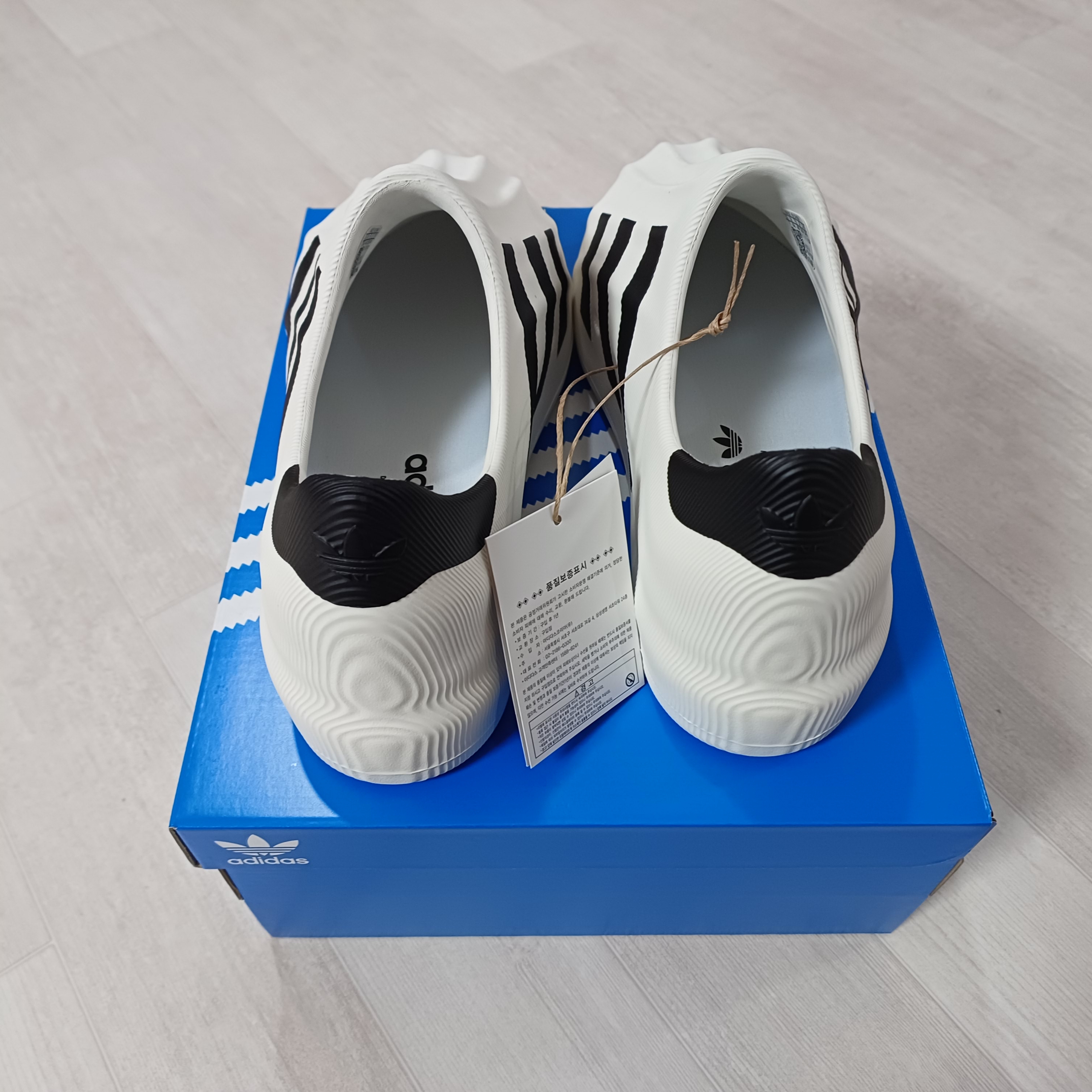 Adidas Adifom Superstar Core White 착용 스타일 - 4