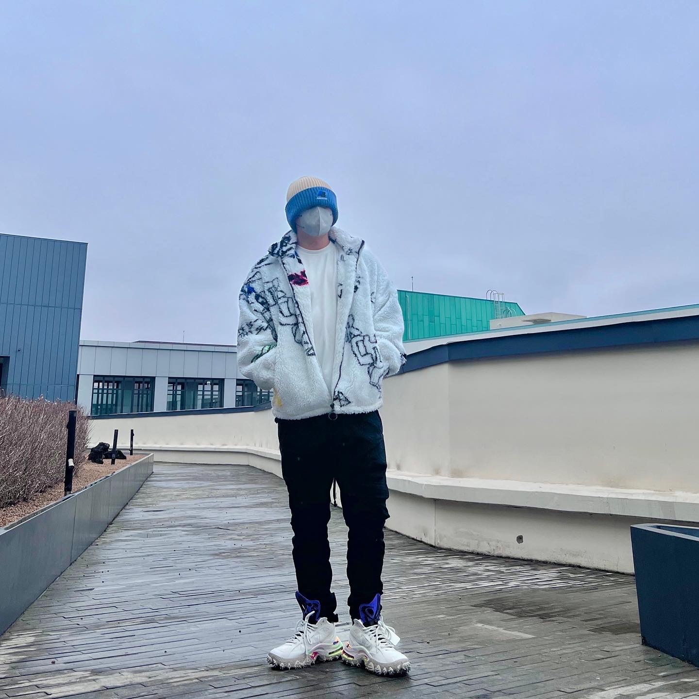 Ader Error x Zara Beanie Cream, Nike x Off-White Terra Forma Summit White and Psychic Purple 착용 스타일