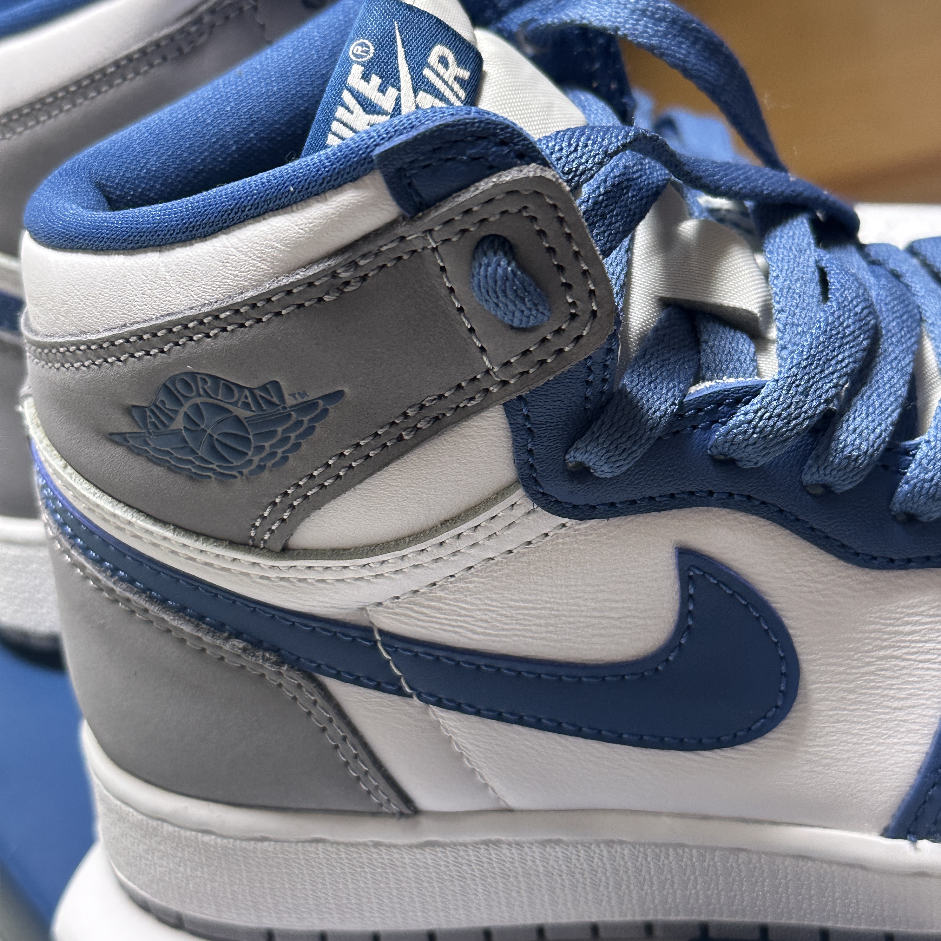 Jordan 1 Retro High OG True Blue 착용 스타일 - 1