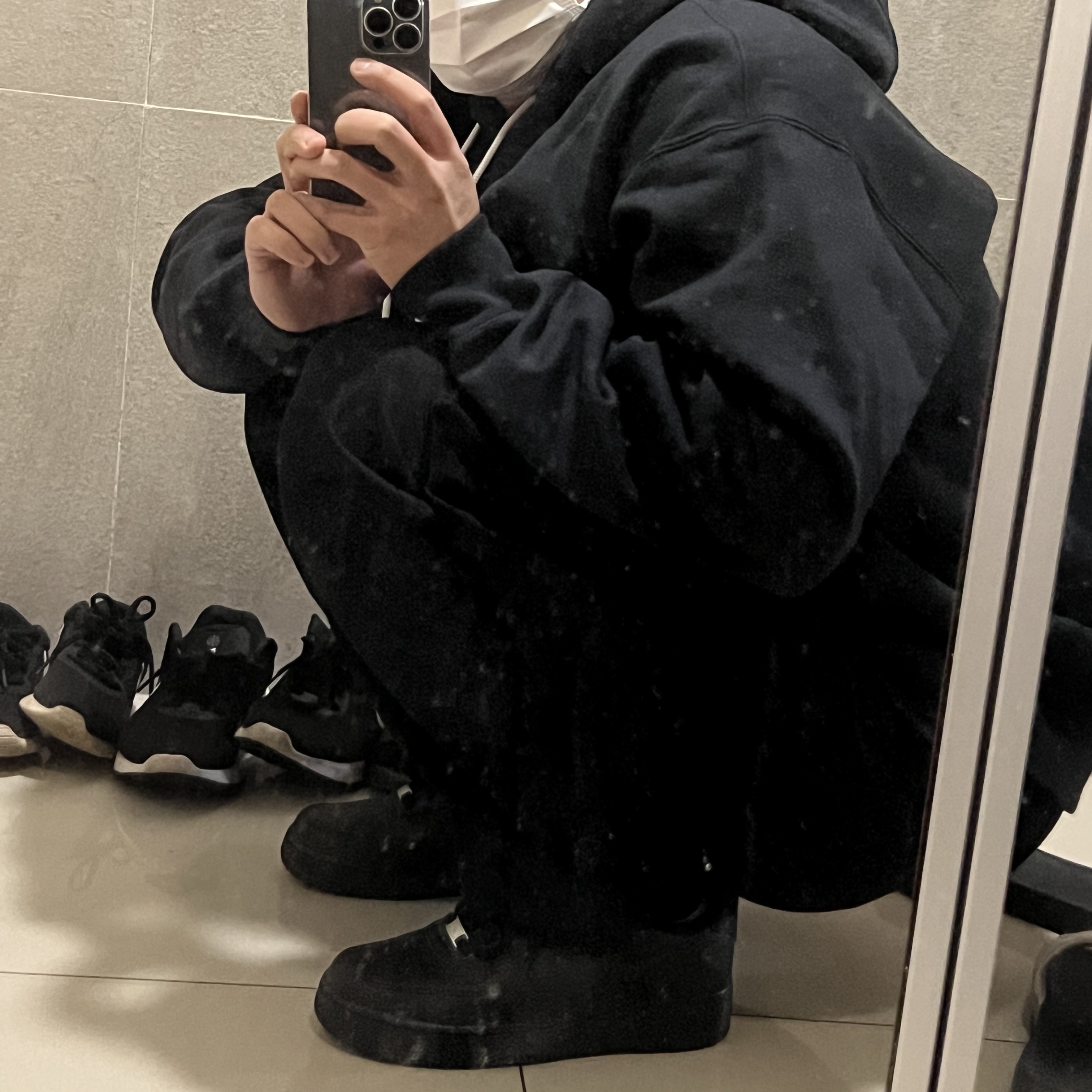 Nike NRG Solo Swoosh Fleece Hoodie Black White - Asia, Nike Air Force 1 '07 Low Triple Black 착용 스타일 - 1