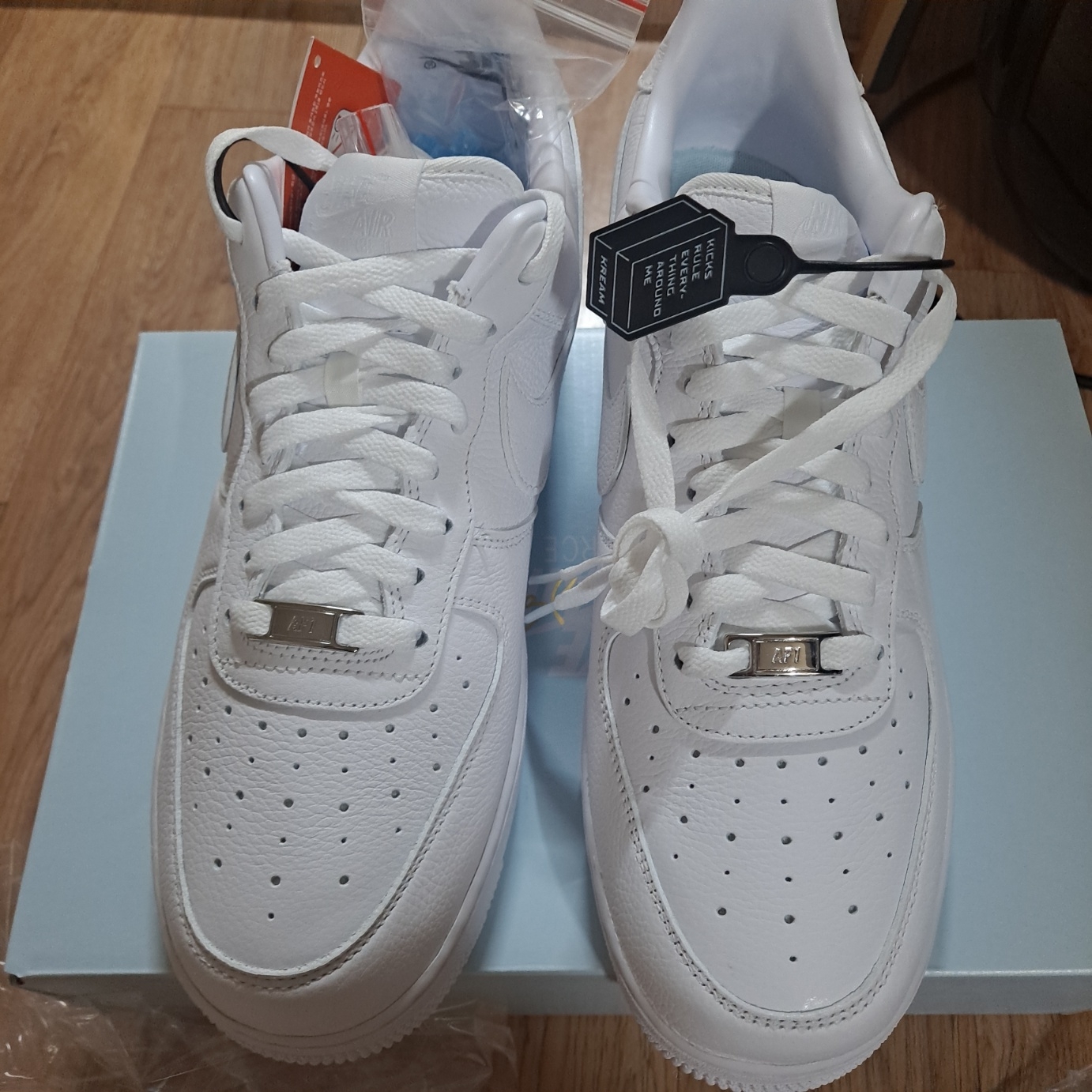 Nike x Drake Nocta Air Force 1 Low SP Certified Lover Boy White 착용 스타일 - 2