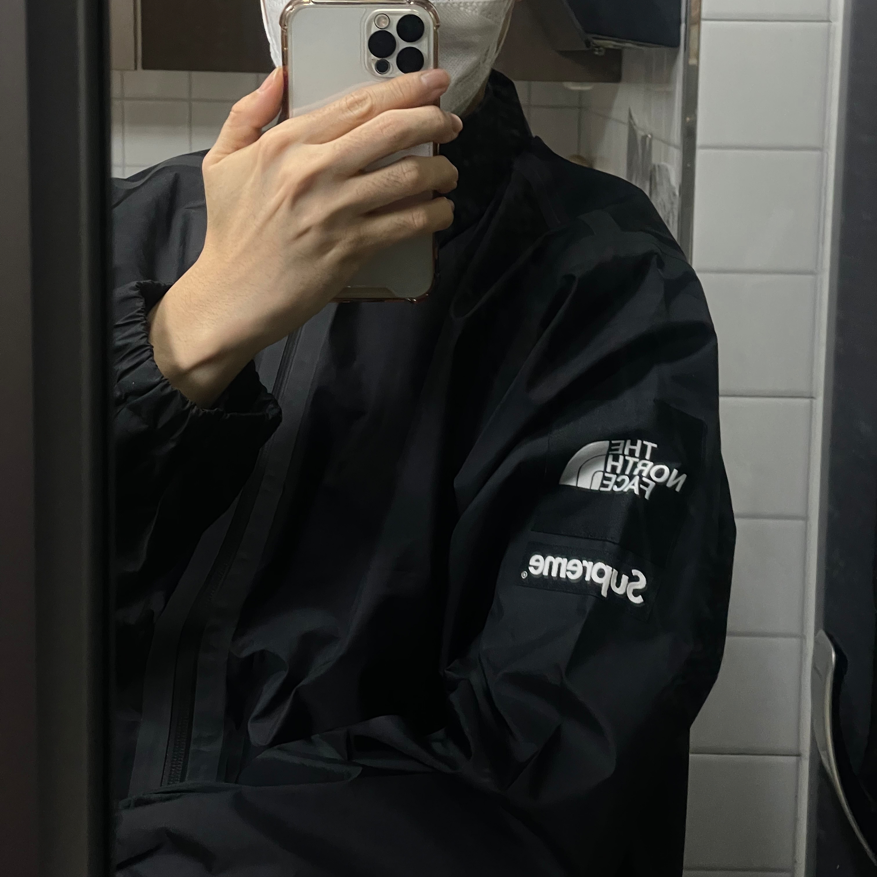 Supreme x The North Face Summit Series Outer Tape Seam Coaches Jacket Black - 21SS 착용 스타일