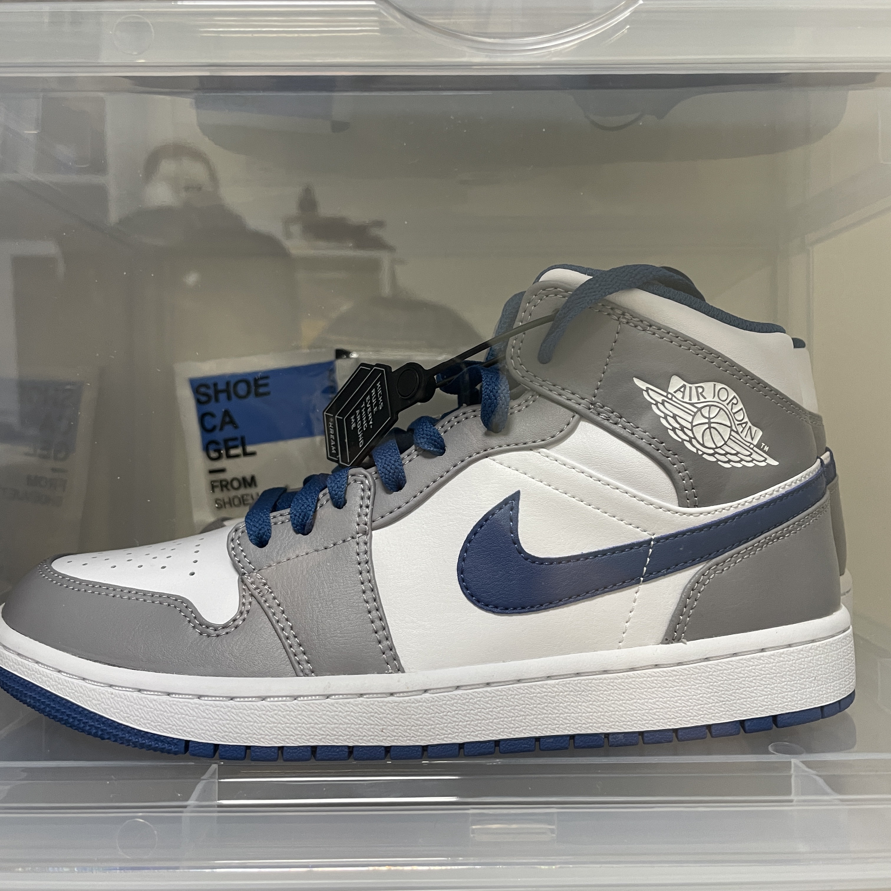 Jordan 1 Mid Cement Grey True Blue 착용 스타일 - 3