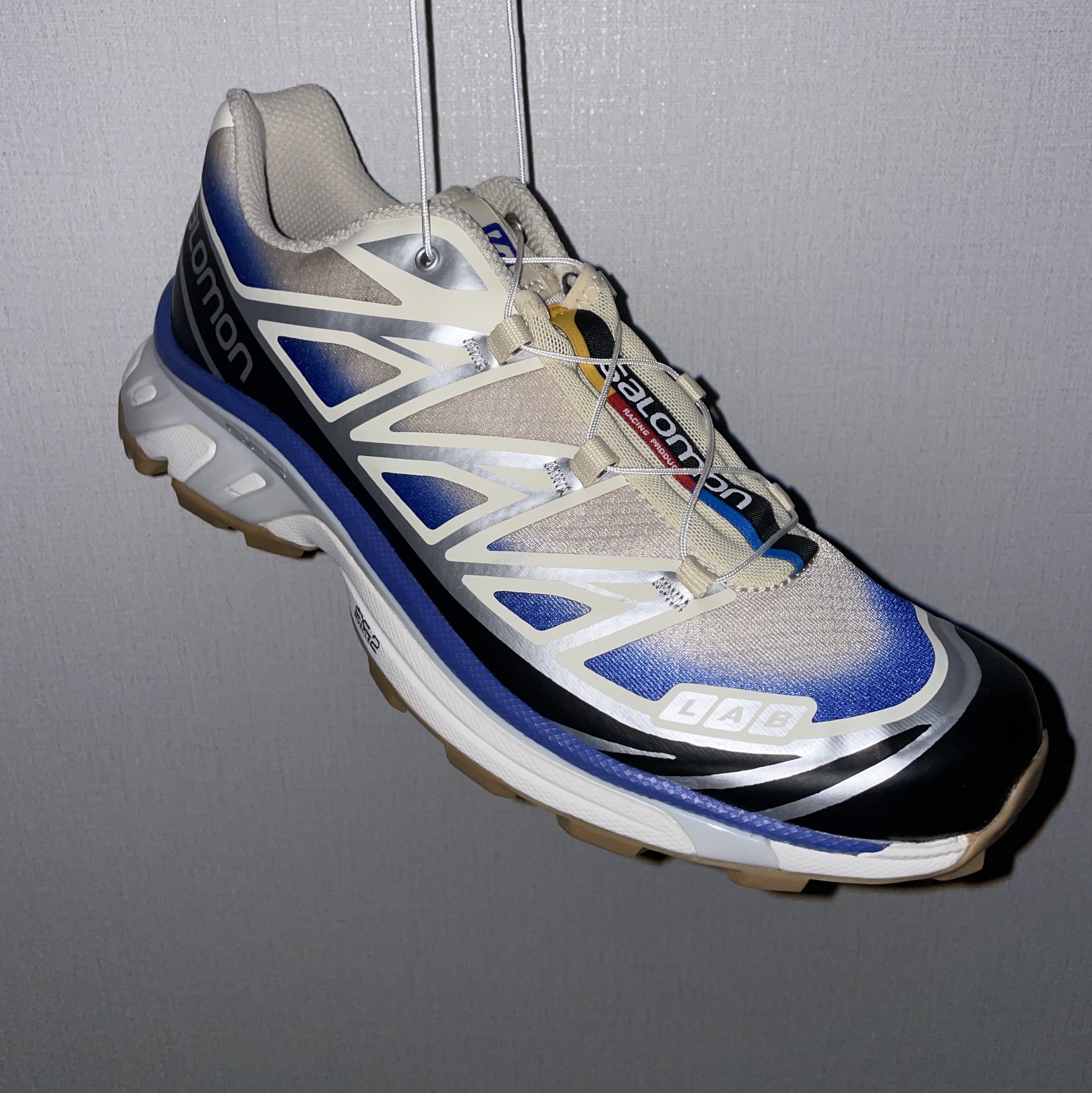Salomon XT-6 Skyline Bleached Sand Dazzling Blue 착용 스타일