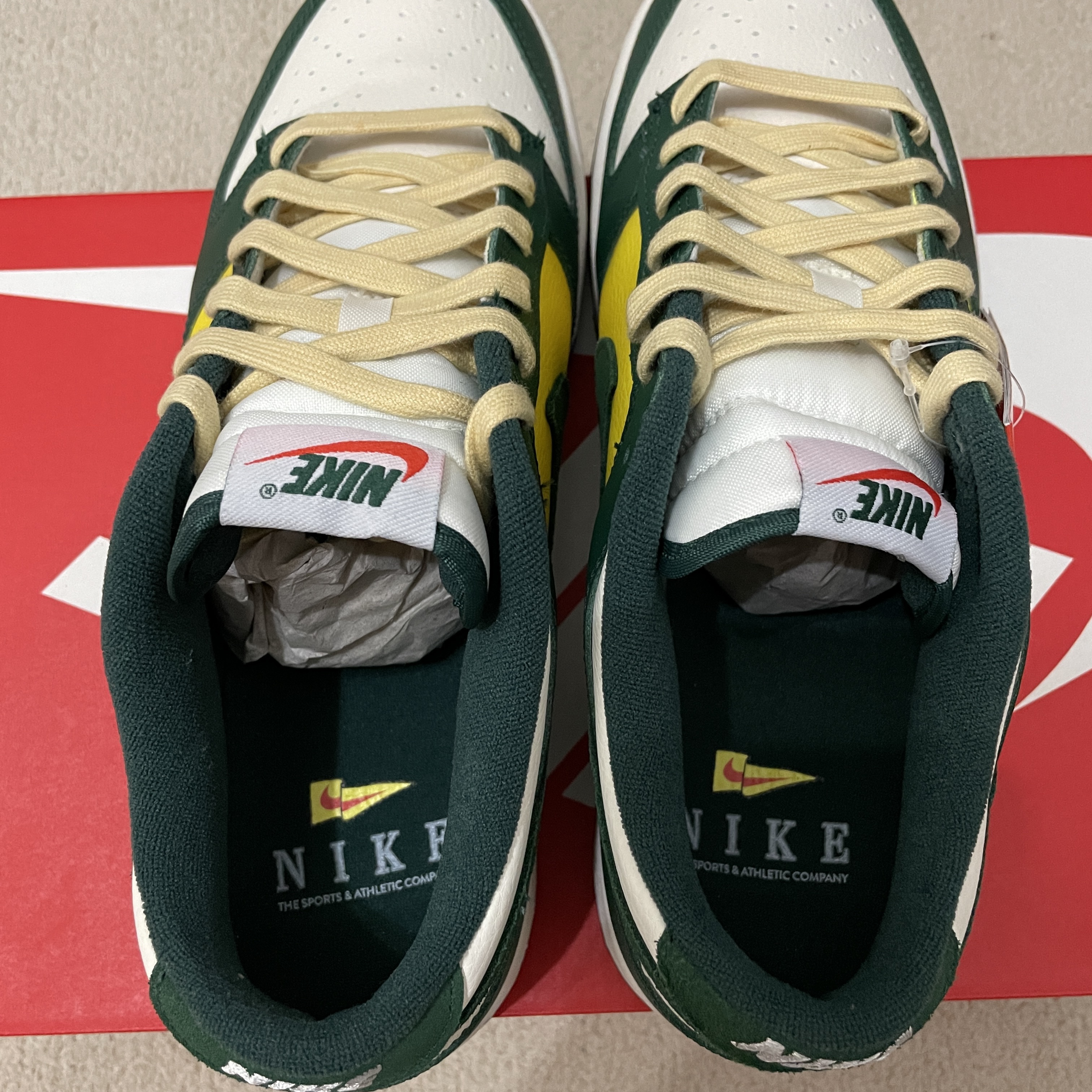 (W) Nike Dunk Low SE Opti Noble Green 착용 스타일 - 3