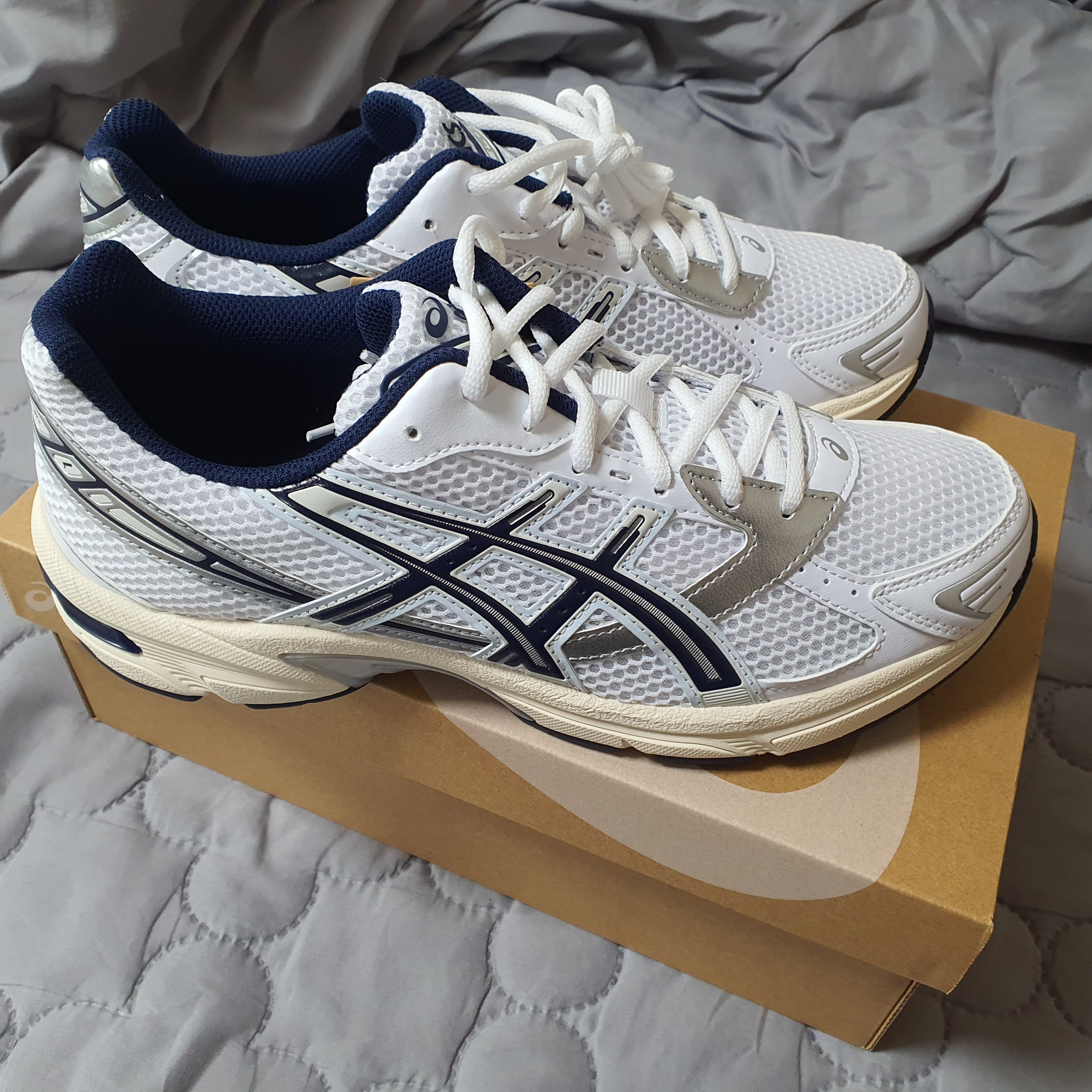(W) Asics Gel-1130 White Midnight 착용 스타일