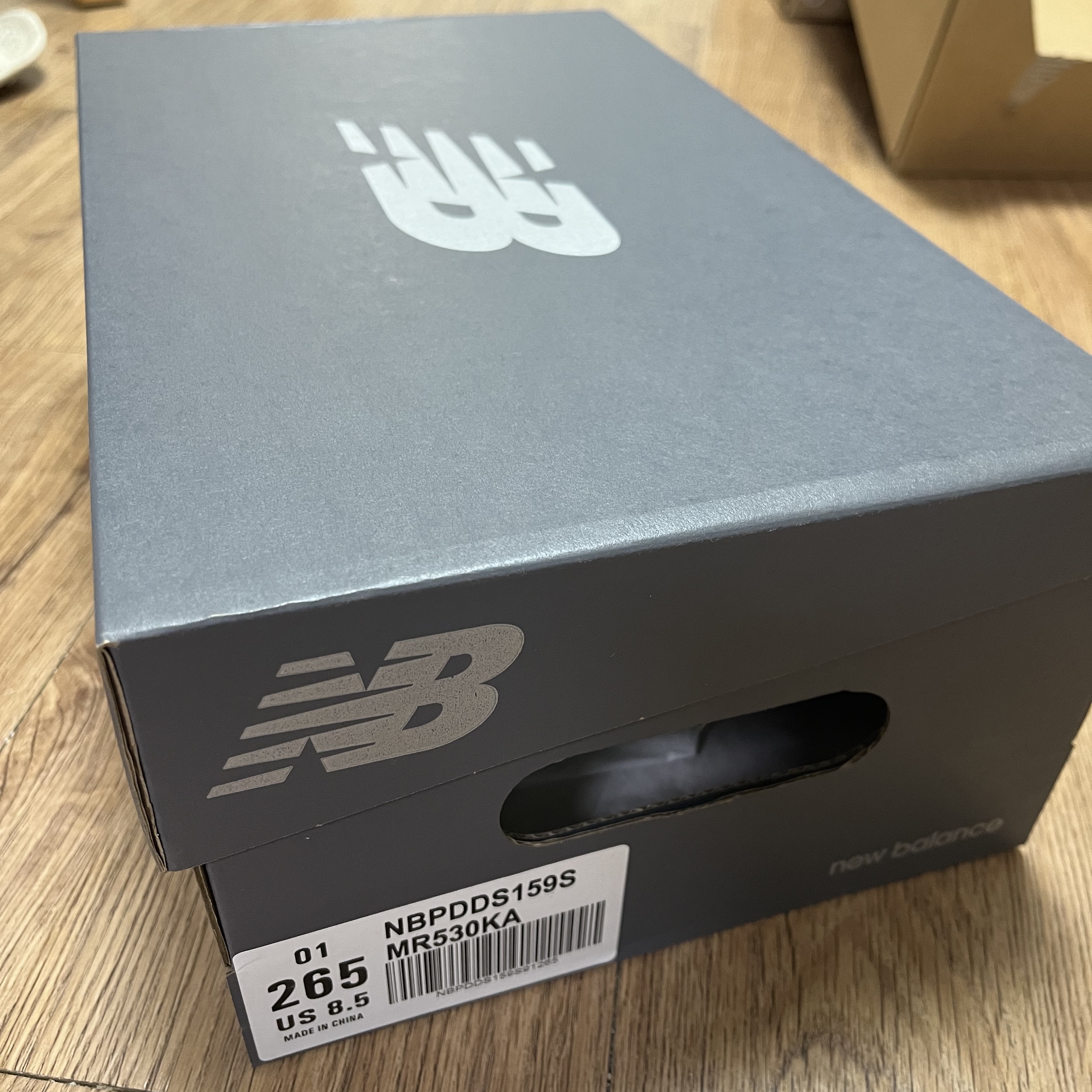 New Balance 530 Steel Grey 착용 스타일 - 1