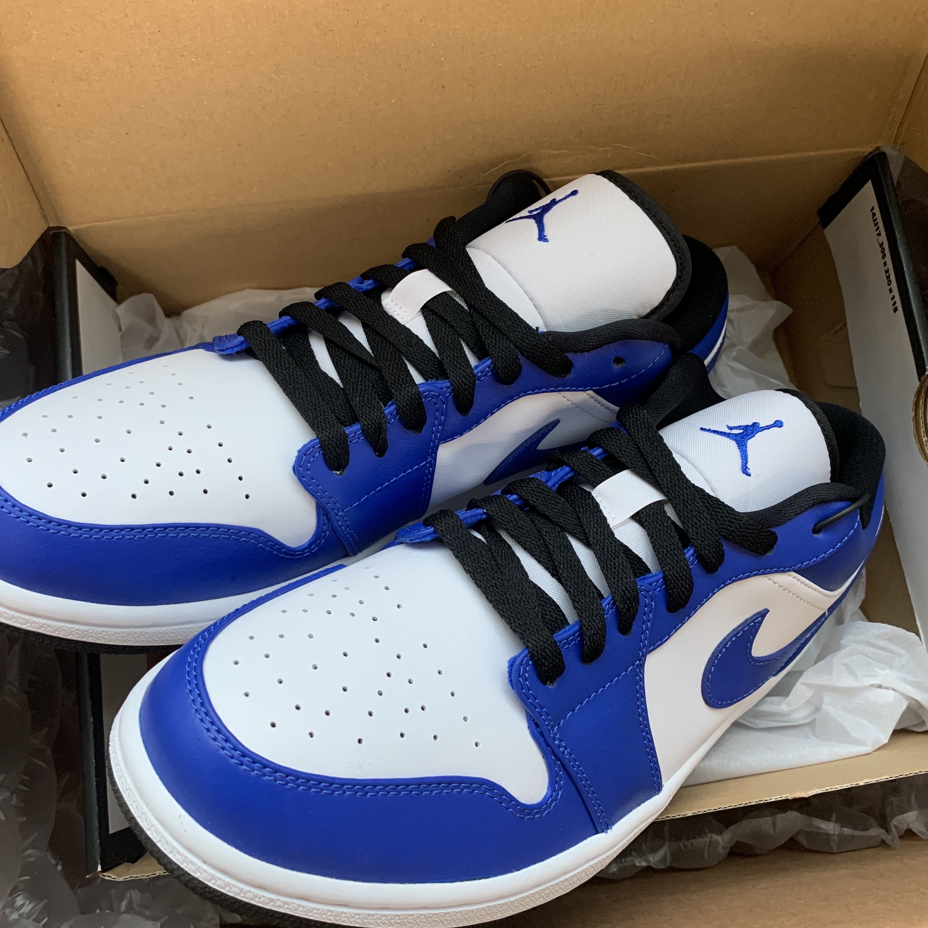Jordan 1 Low Hyper Royal 착용 스타일