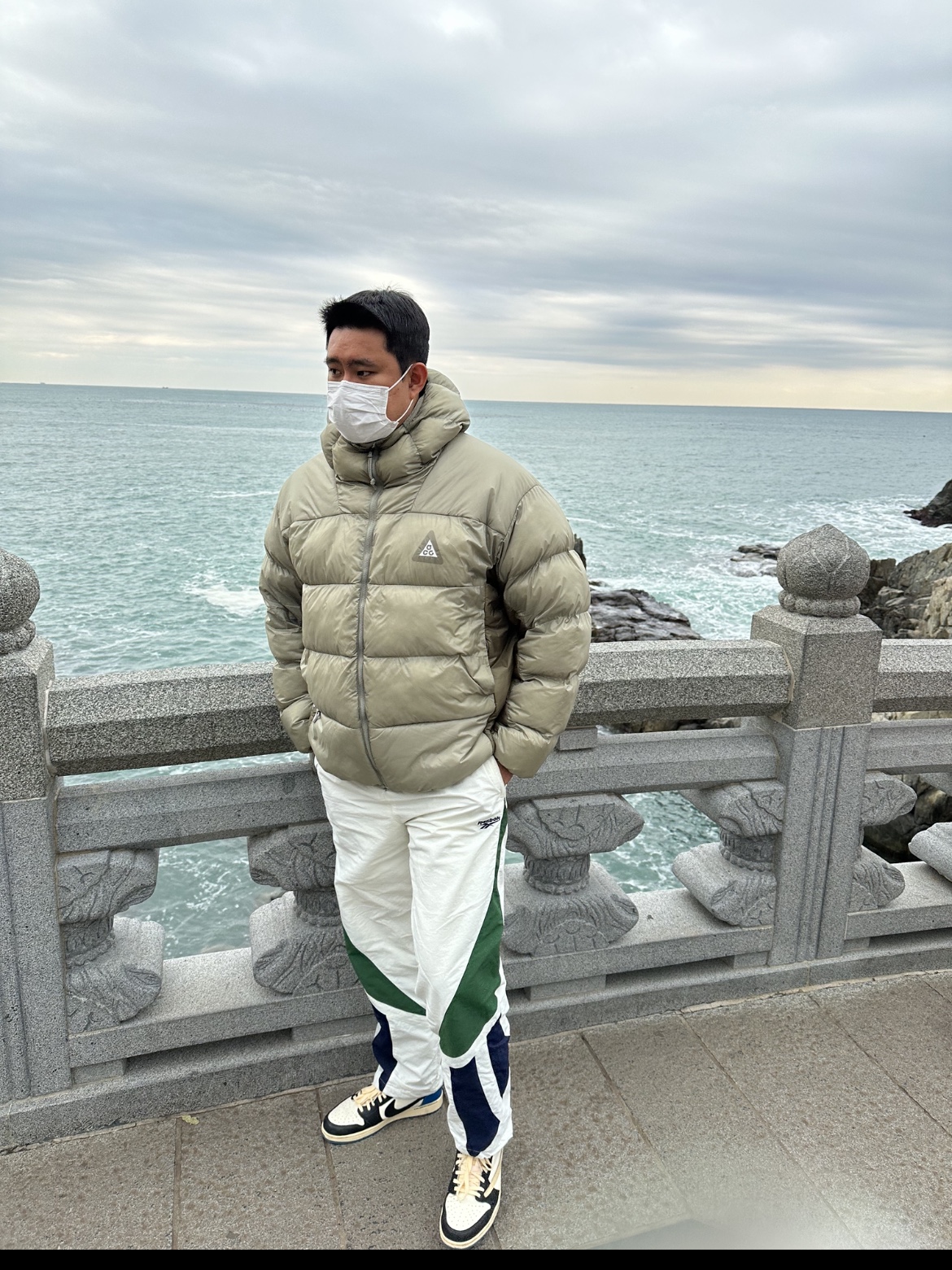 Nike ACG Therma-Fit ADV Lunar Lake Puffer Jacket Light Army - US/EU, Jordan 1 x Travis Scott x Fragment Retro Low OG SP Military Blue 착용 스타일