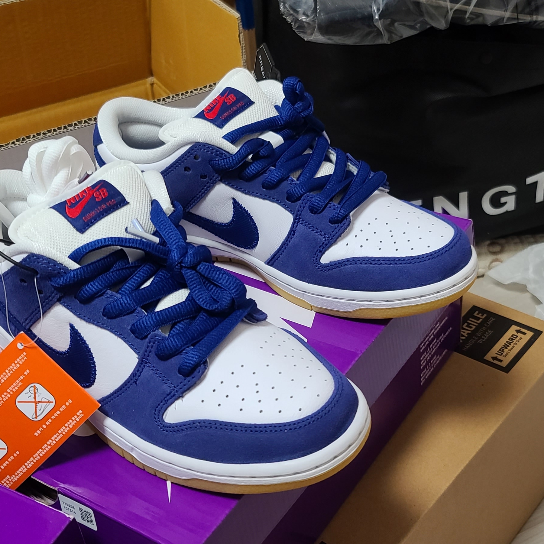 Nike SB Dunk Low Pro Premium Deep Royal Blue, Nike SB Dunk Low Pro Chlorophyll 착용 스타일 - 1