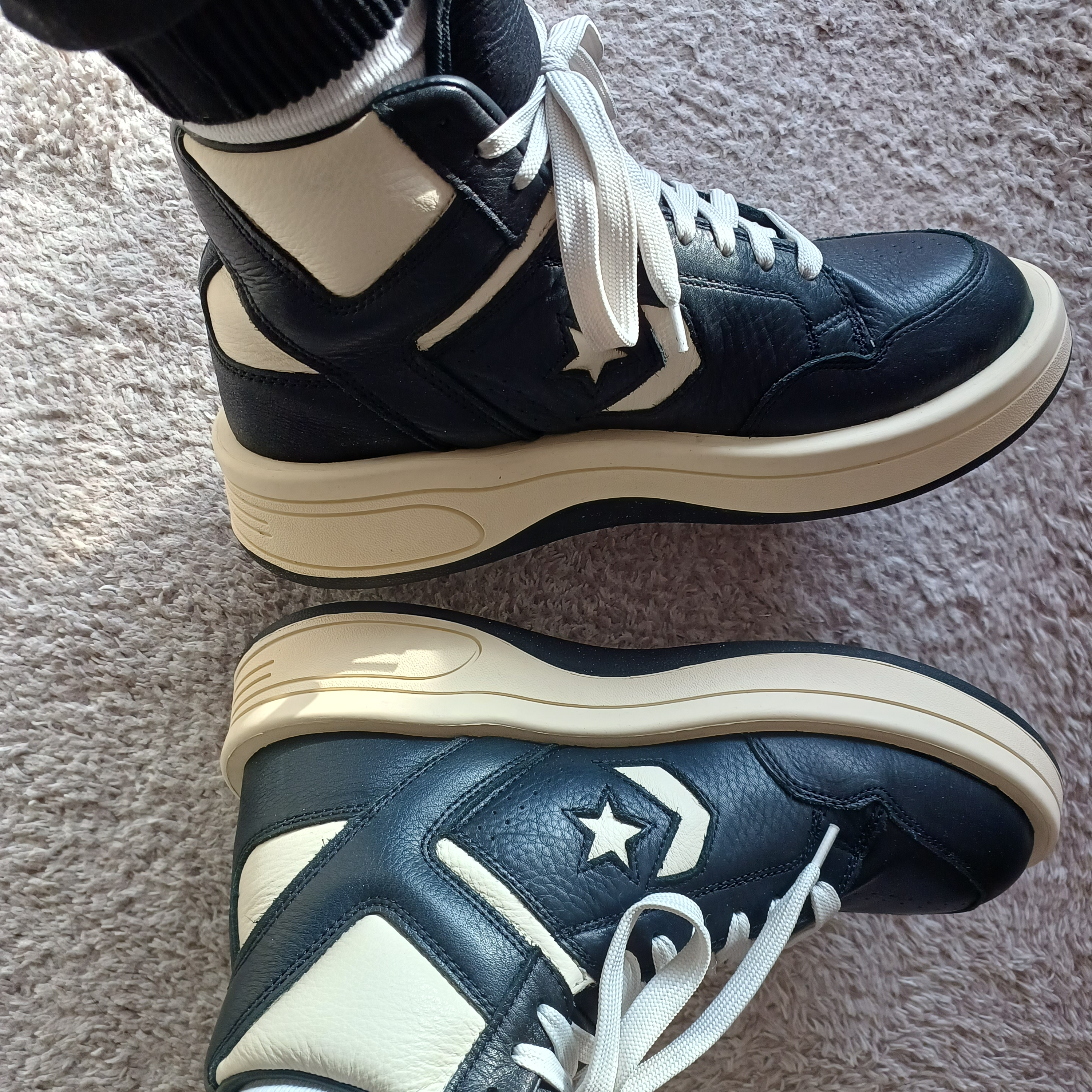 Converse x Drkshdw Turbowpn Black Cream 착용 스타일 - 2