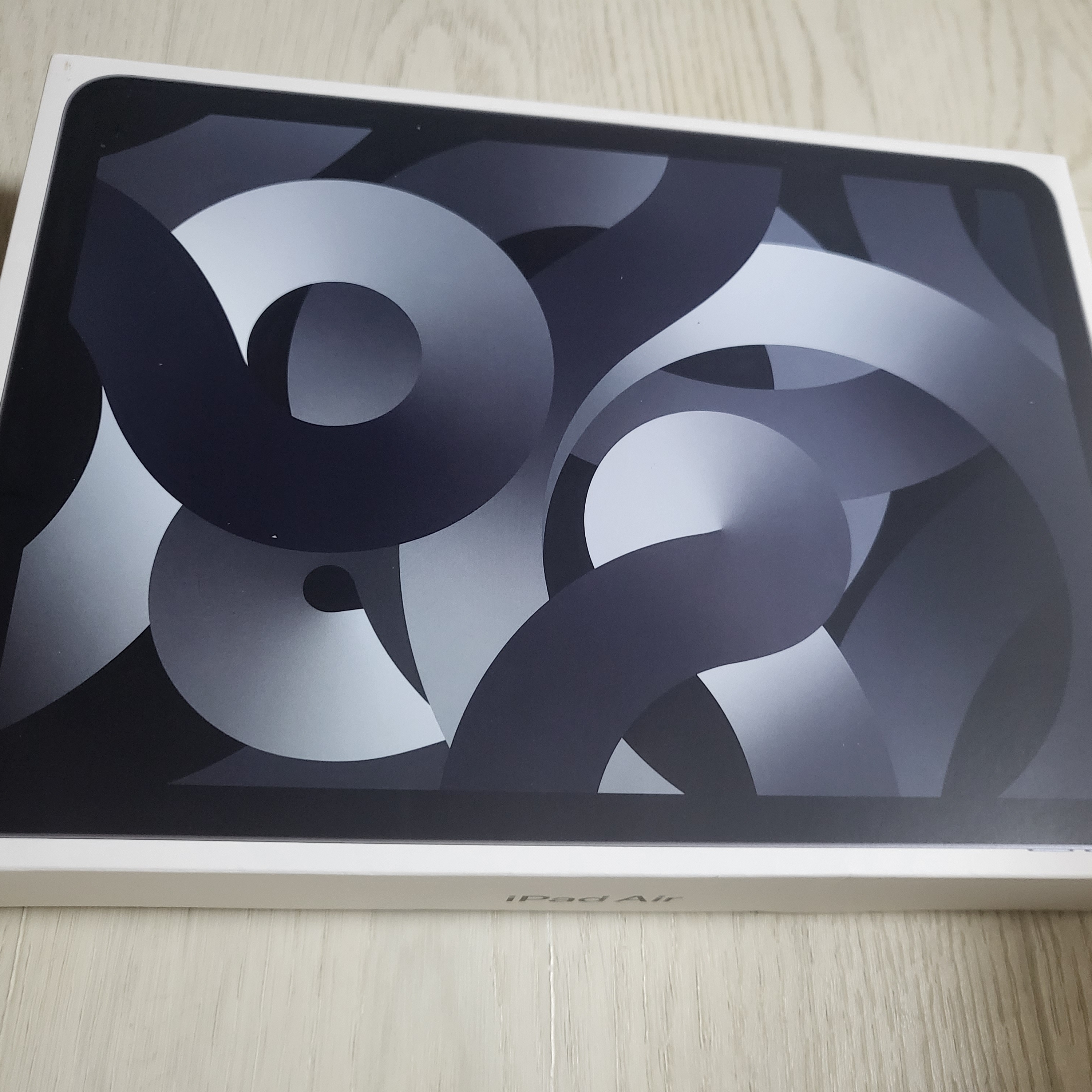Apple iPad Air 5th Gen Wifi 64GB Space Gray (Korean Ver.) 착용 스타일 - 3