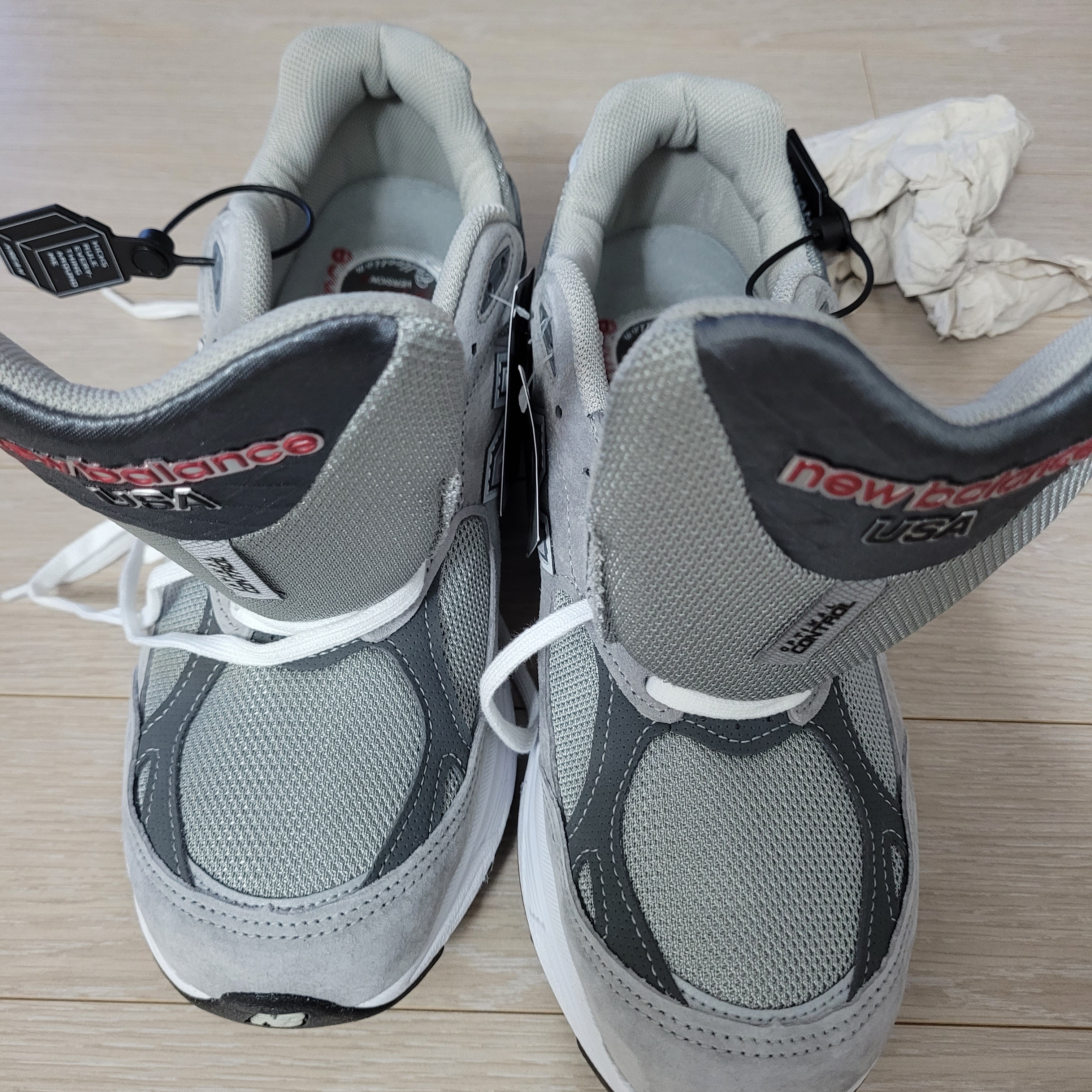 New Balance 990v3 Made in USA Grey - D Standard 착용 스타일