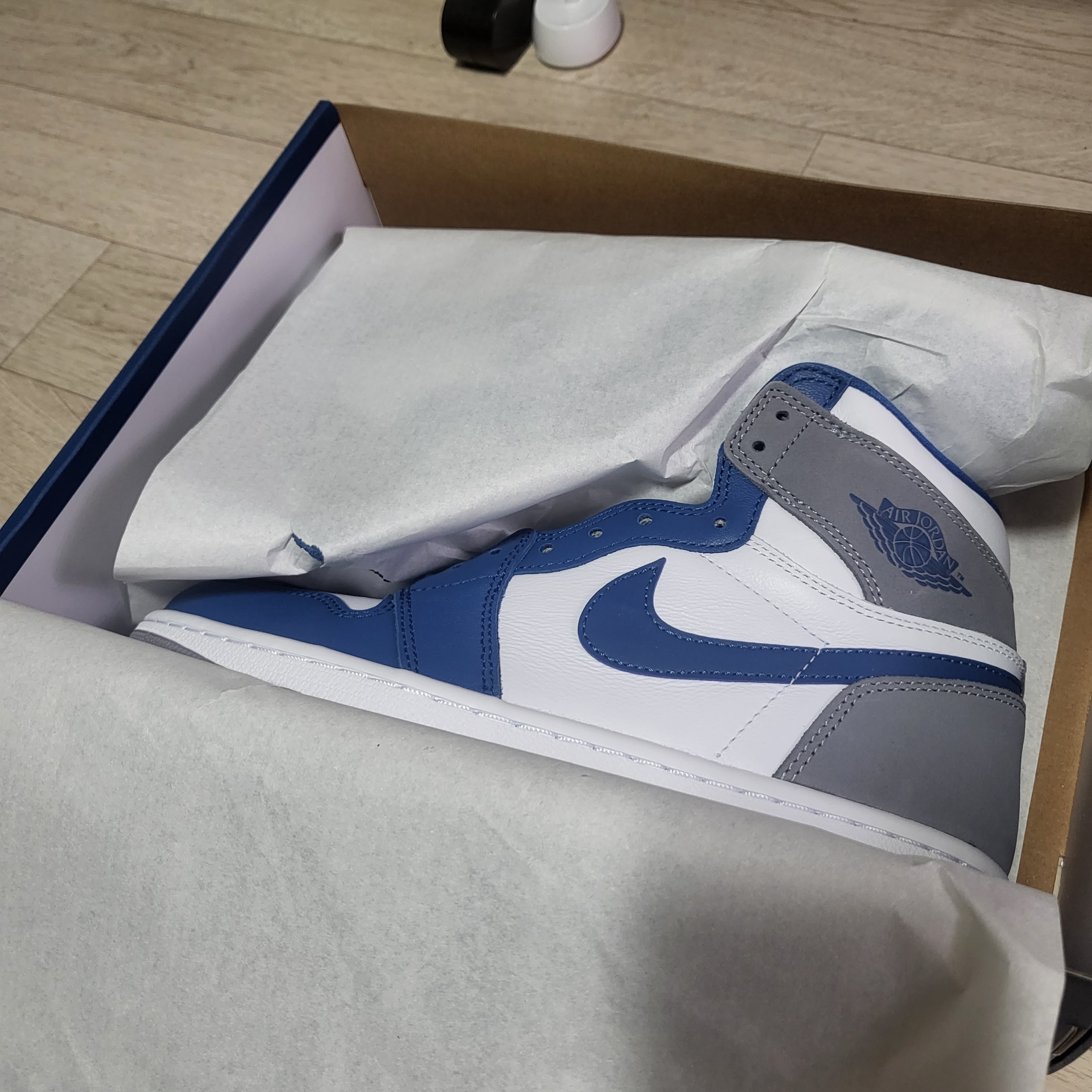 Jordan 1 Retro High OG True Blue 착용 스타일 - 2