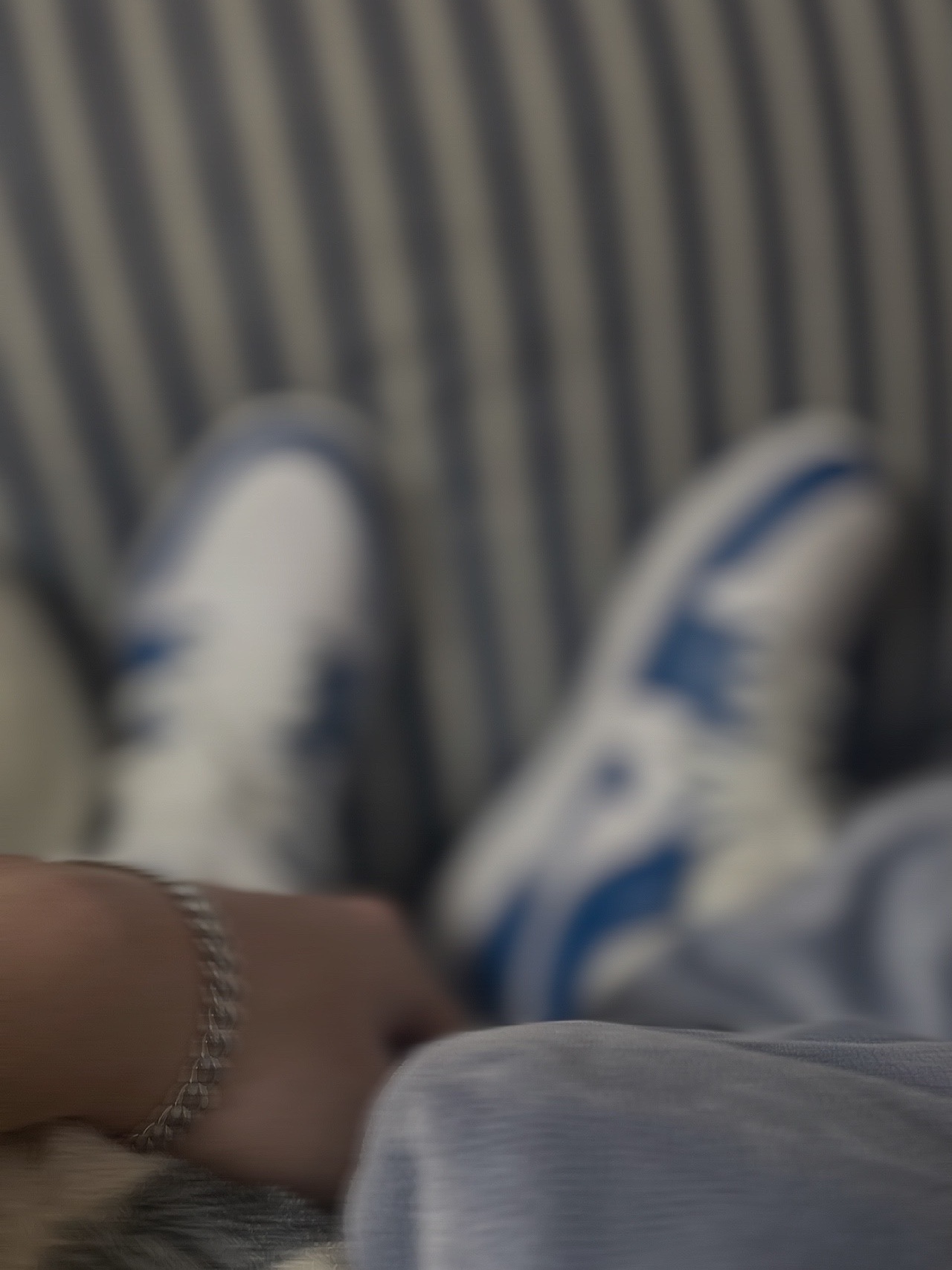(W) Jordan 1 Low White Dark Marina Blue 착용 스타일 - 1