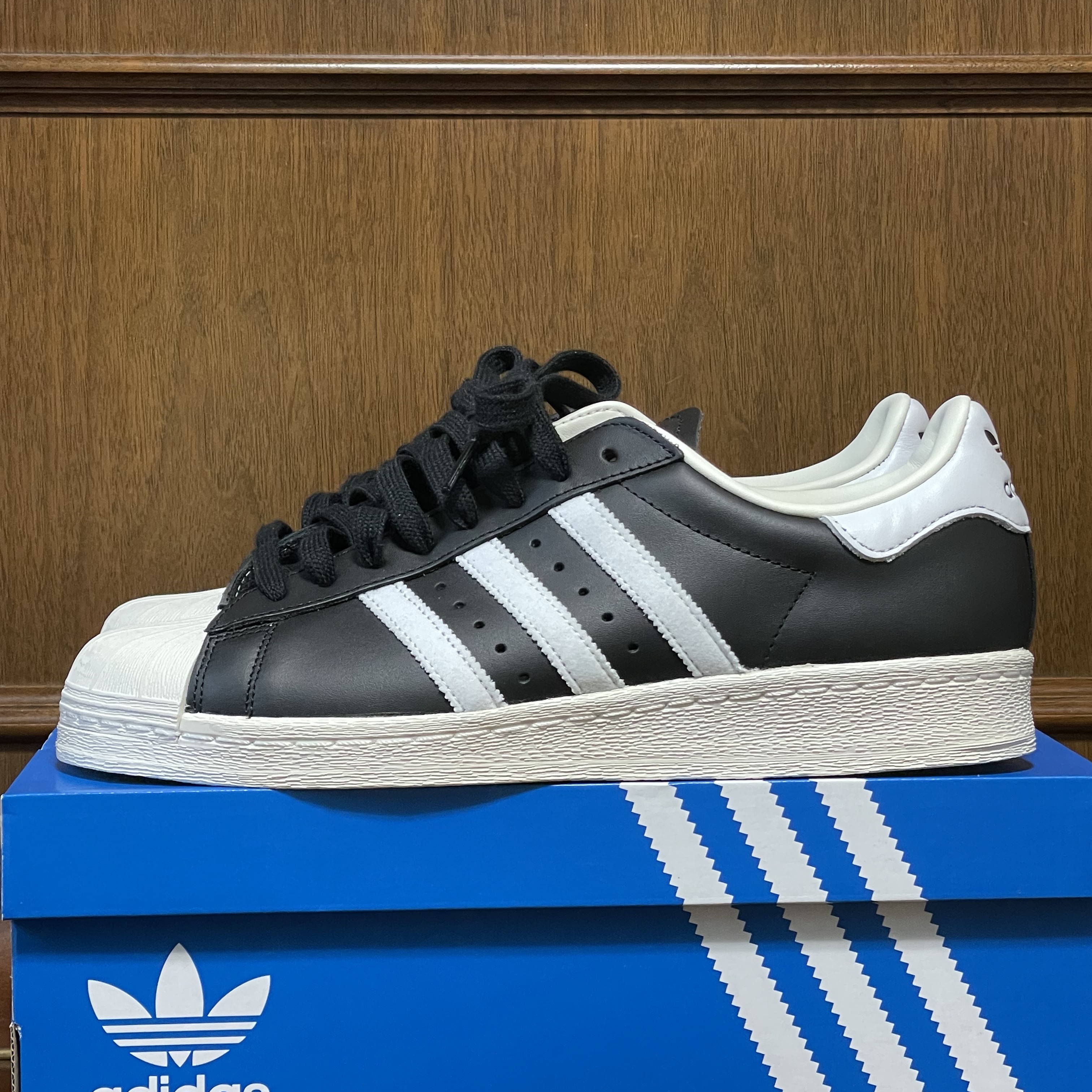 Adidas Superstar 82 FI Core Black 착용 스타일 - 1