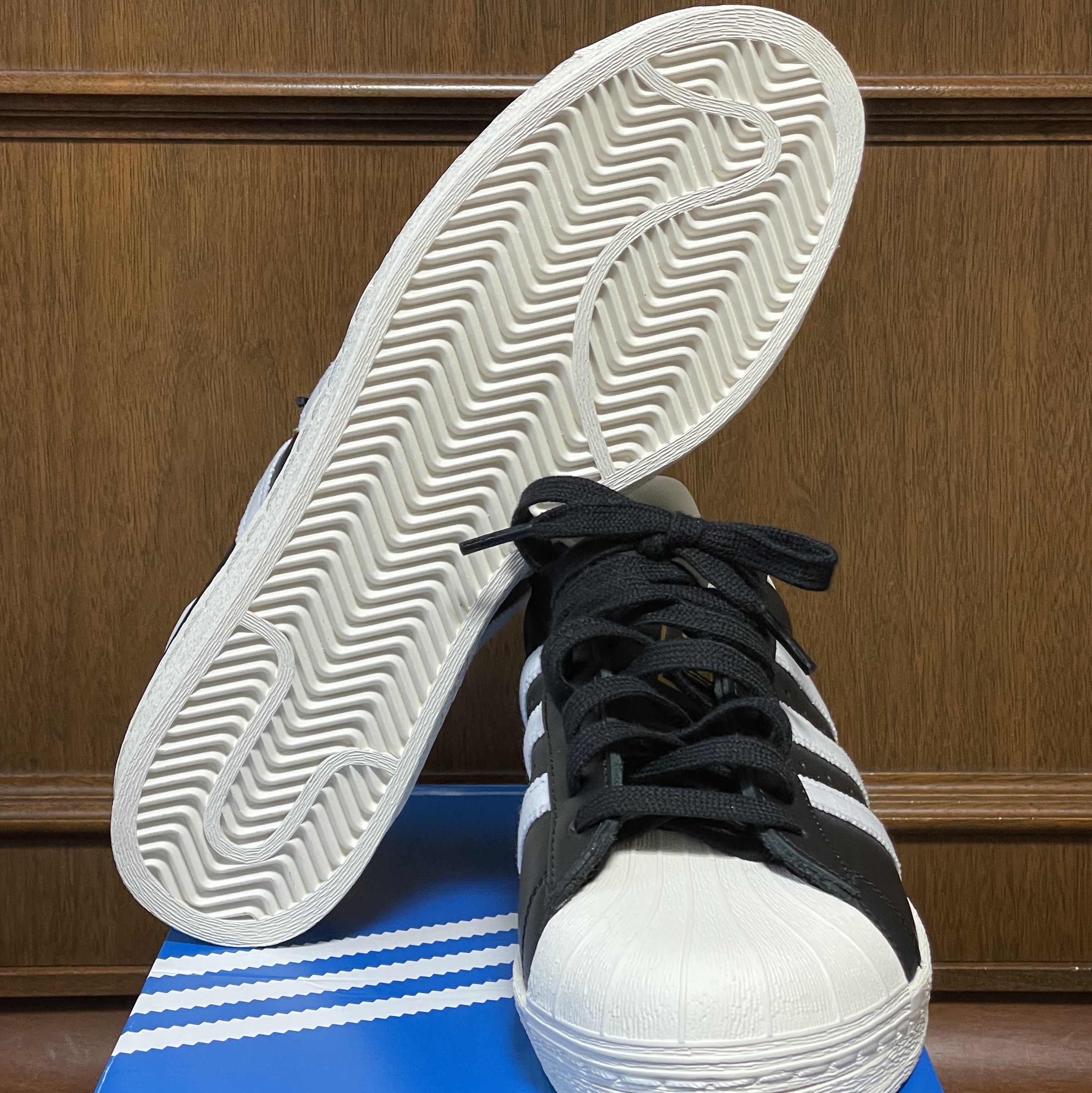 Adidas Superstar 82 FI Core Black 착용 스타일 - 5