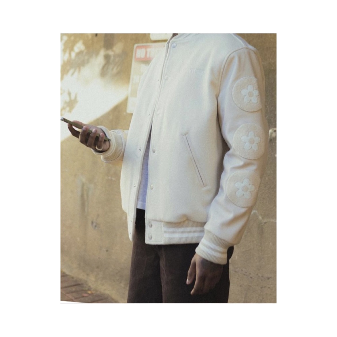 Vandy The Pink Lost and Found Varsity Jacket 착용 스타일 - 2
