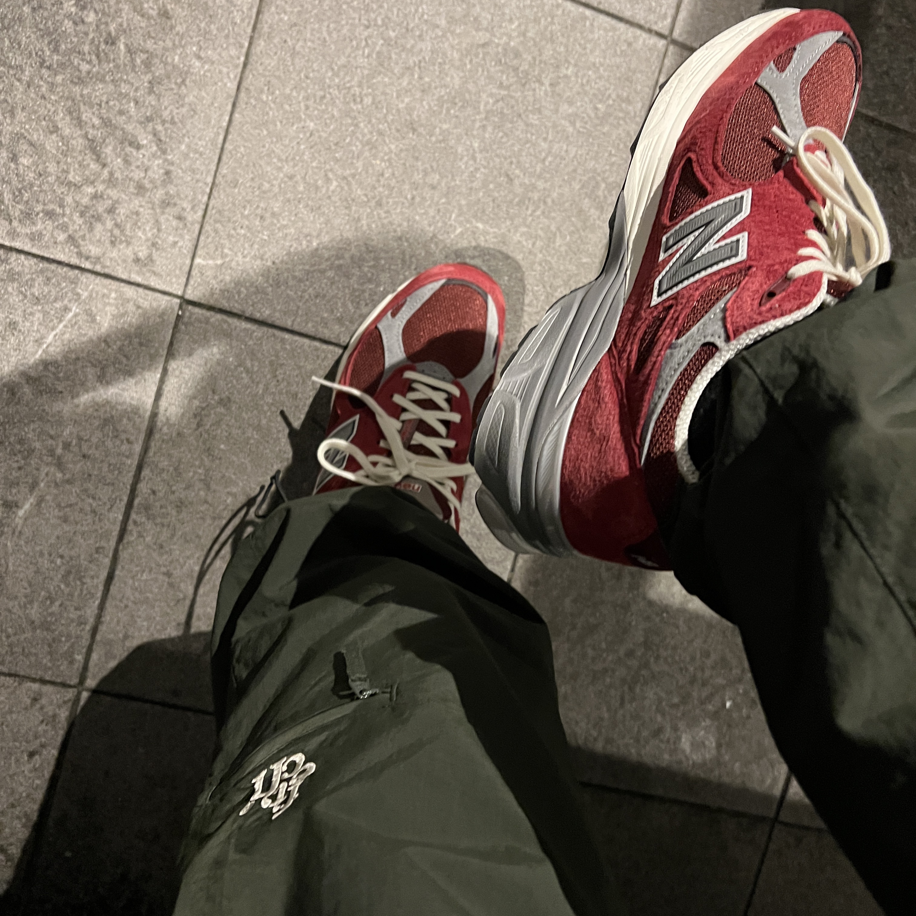 New Balance 990v3 Made in USA Scarlet Marblehead 착용 스타일